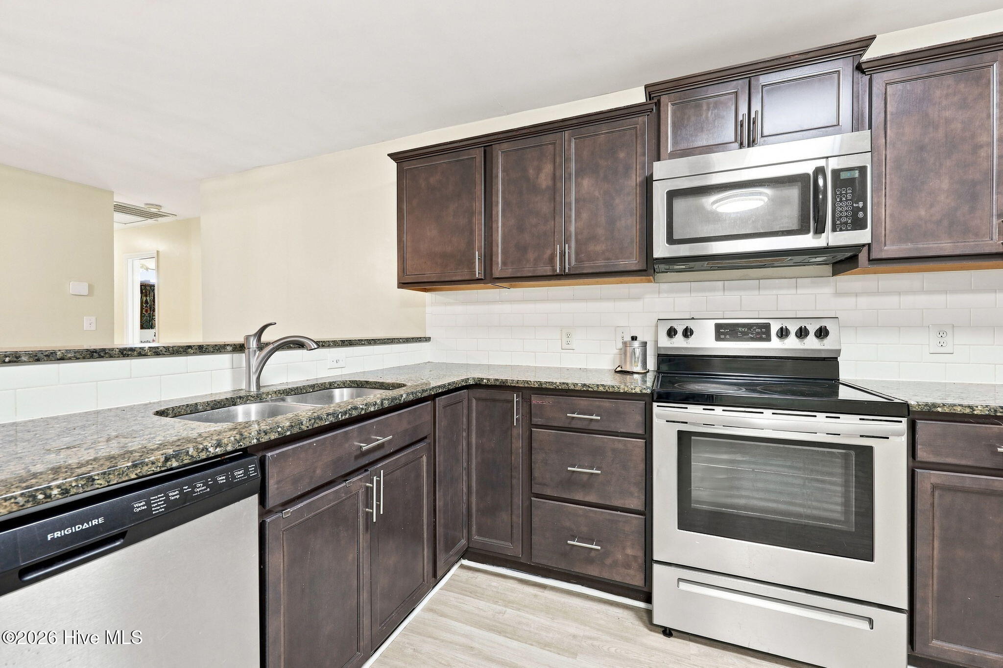 106 Stratford Road Property Photo 29