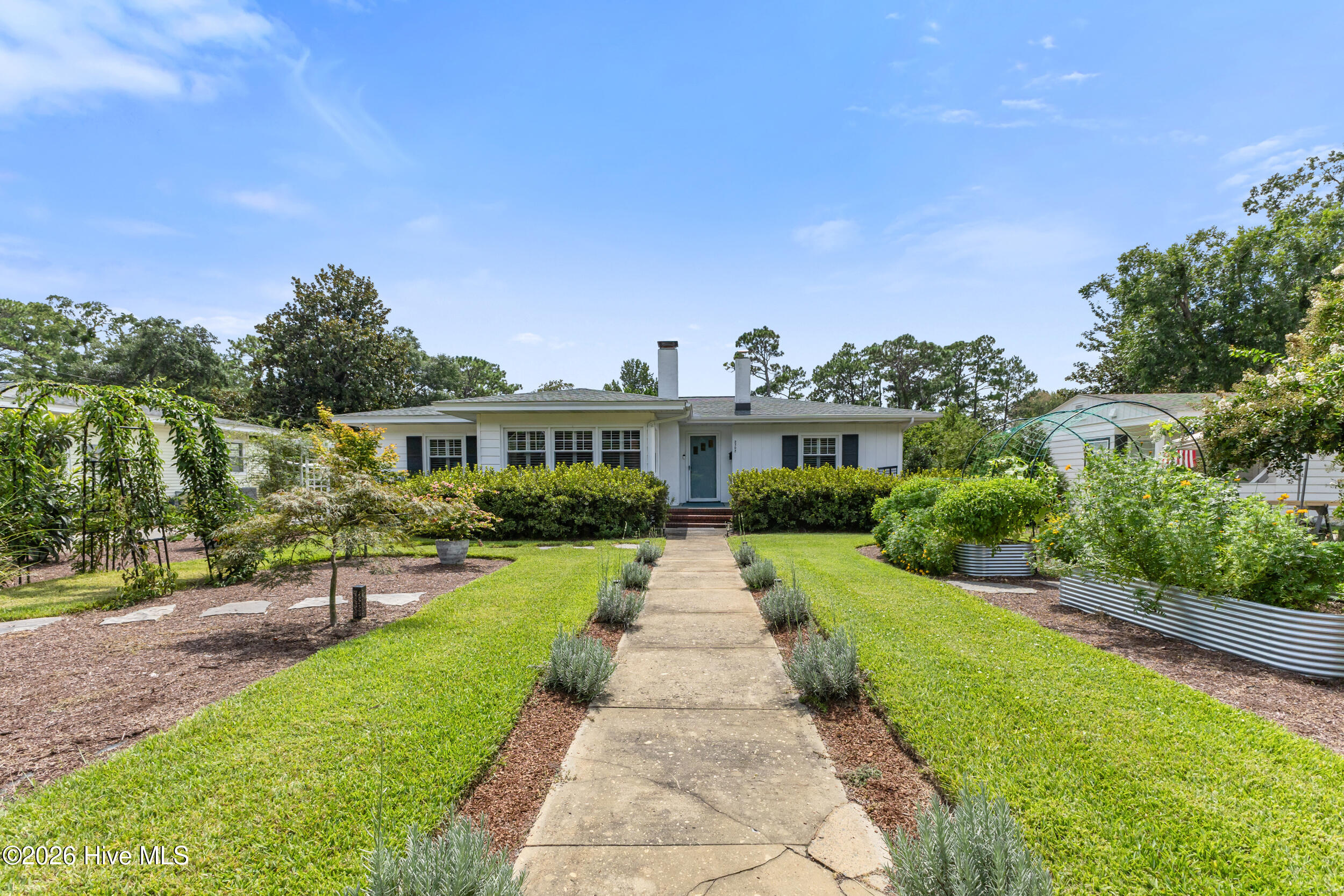 2302 Camellia Drive Property Photo 1