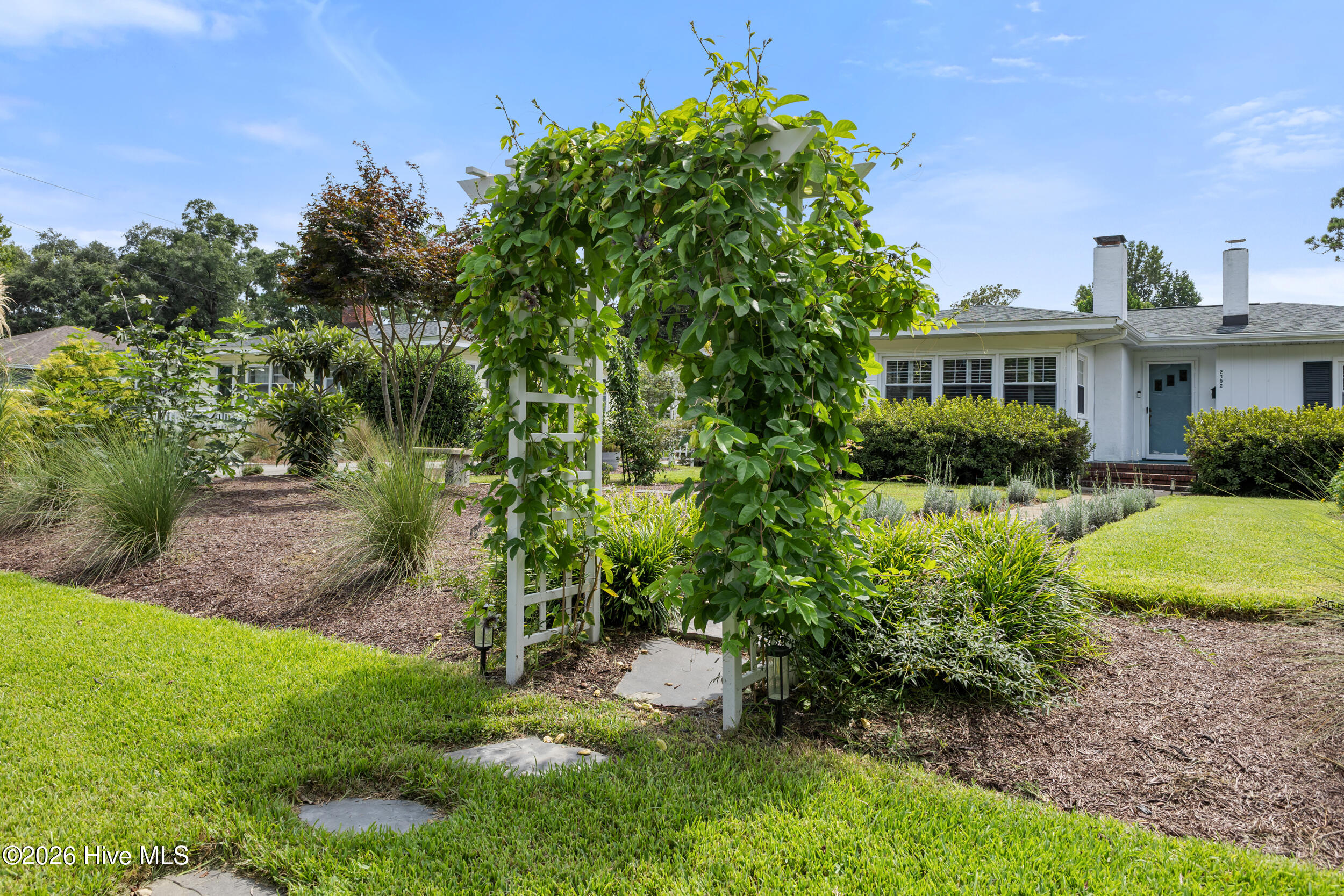 2302 Camellia Drive Property Photo 3