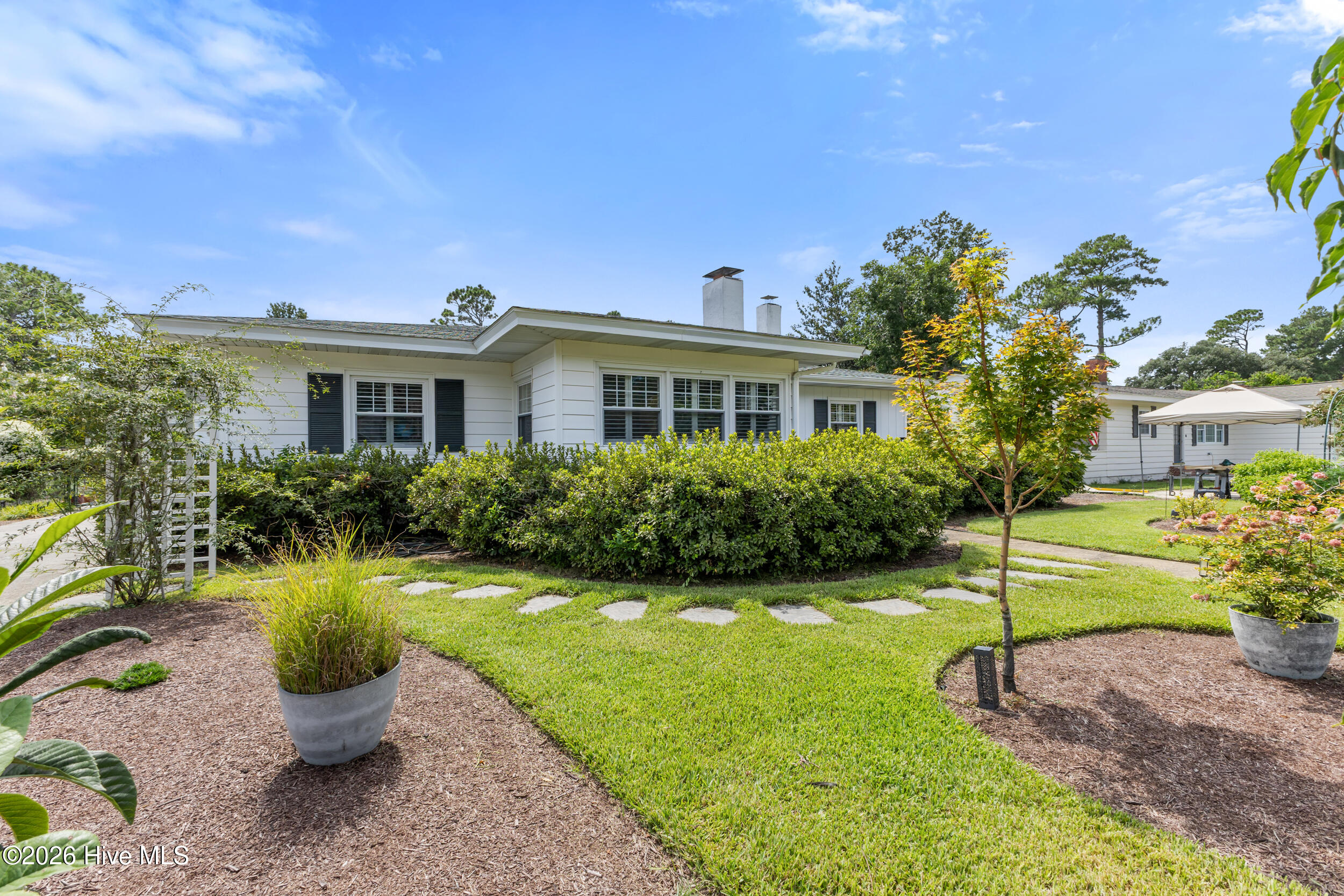 2302 Camellia Drive Property Photo 4
