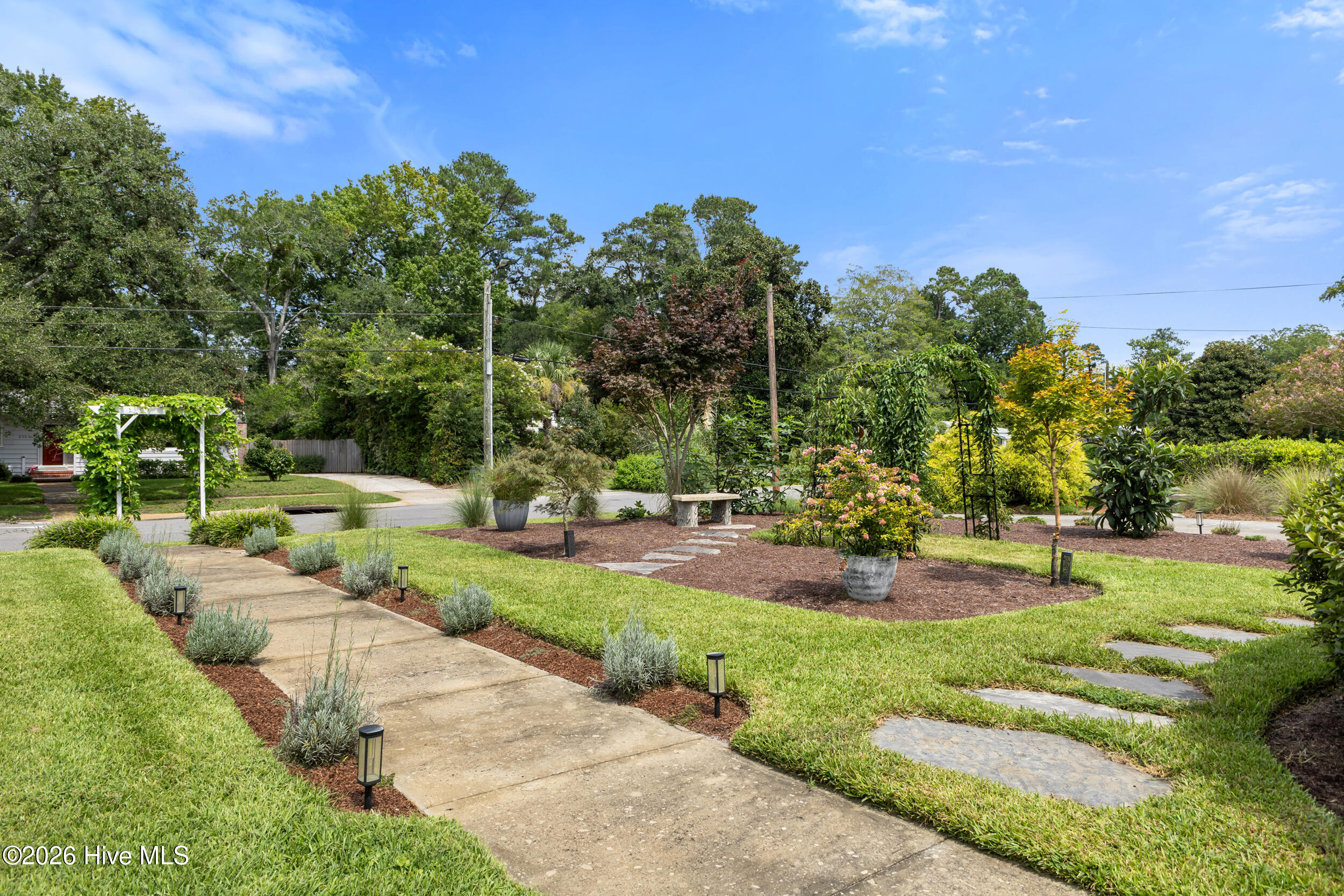 2302 Camellia Drive Property Photo 6