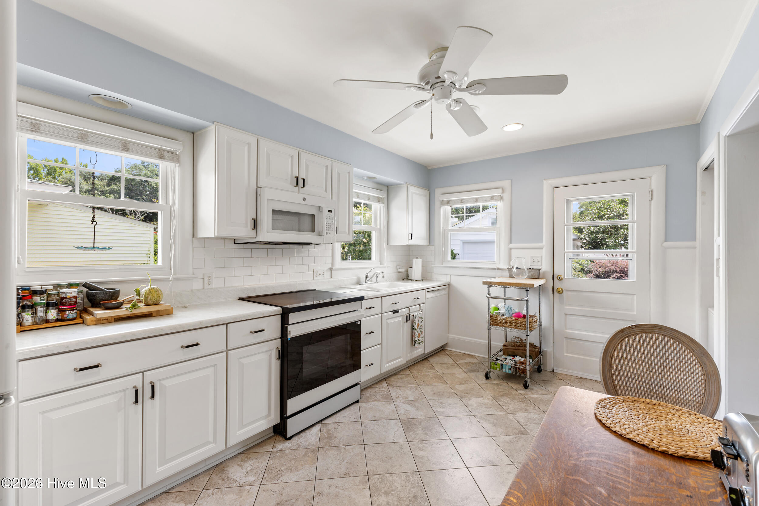 2302 Camellia Drive Property Photo 13