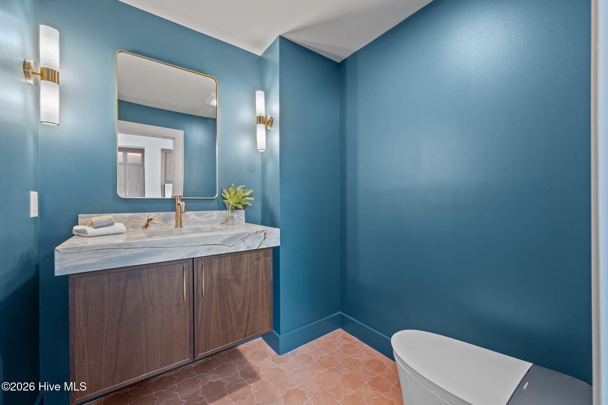 608 S Topsail Drive Property Photo 31
