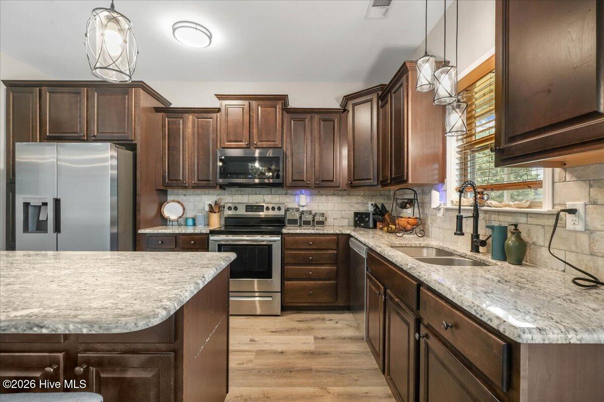 102 Riviera Court Property Photo 15
