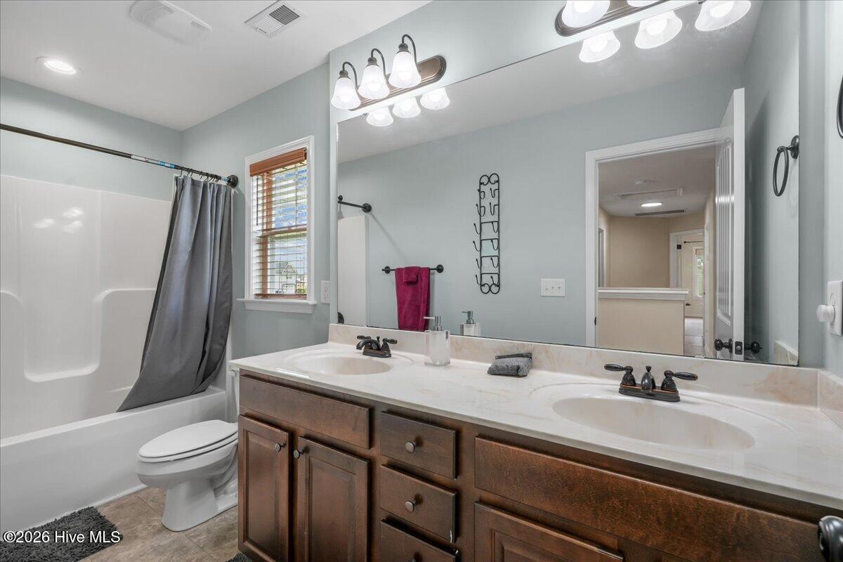 102 Riviera Court Property Photo 34