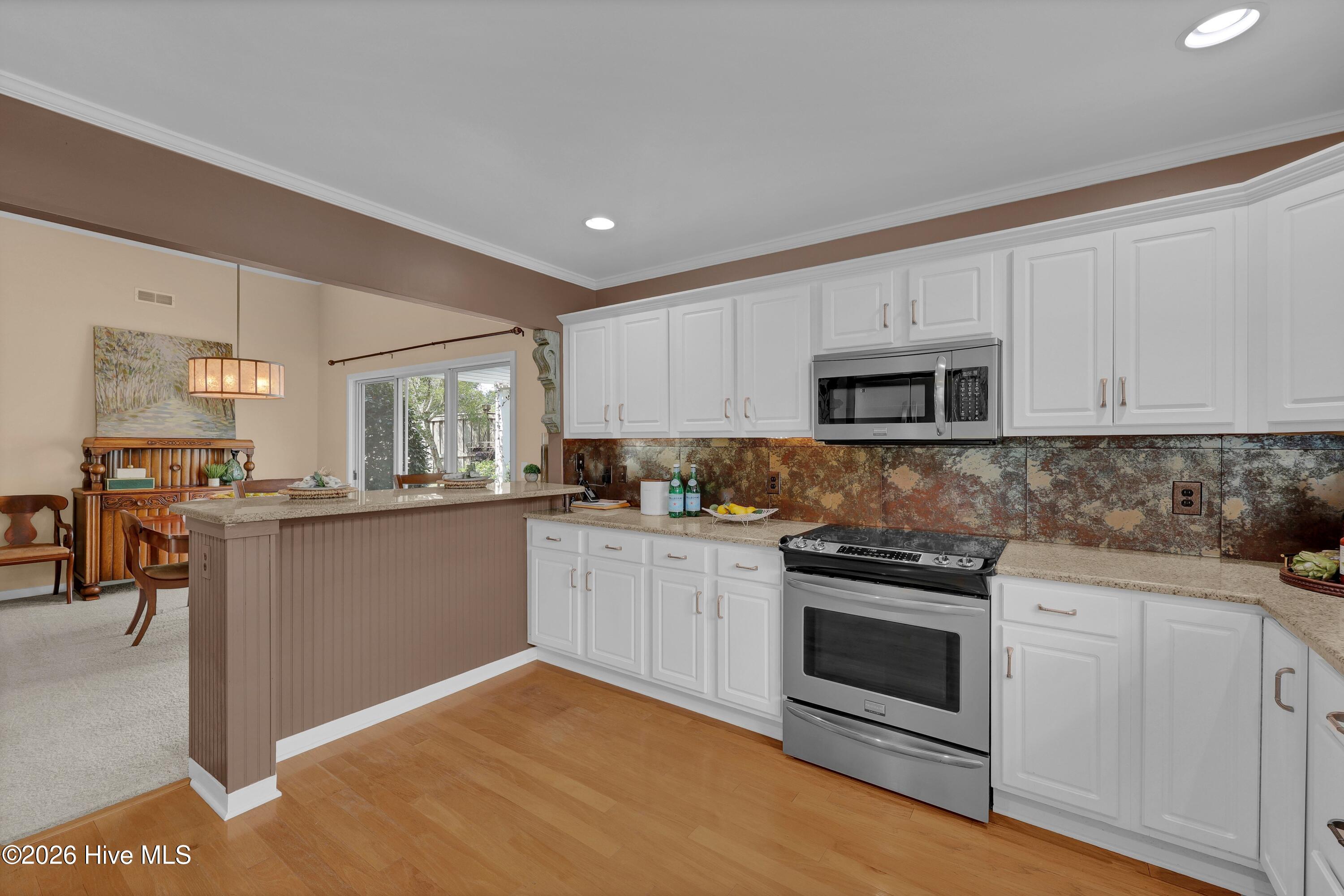 914 Royal Bonnet Drive Property Photo 7