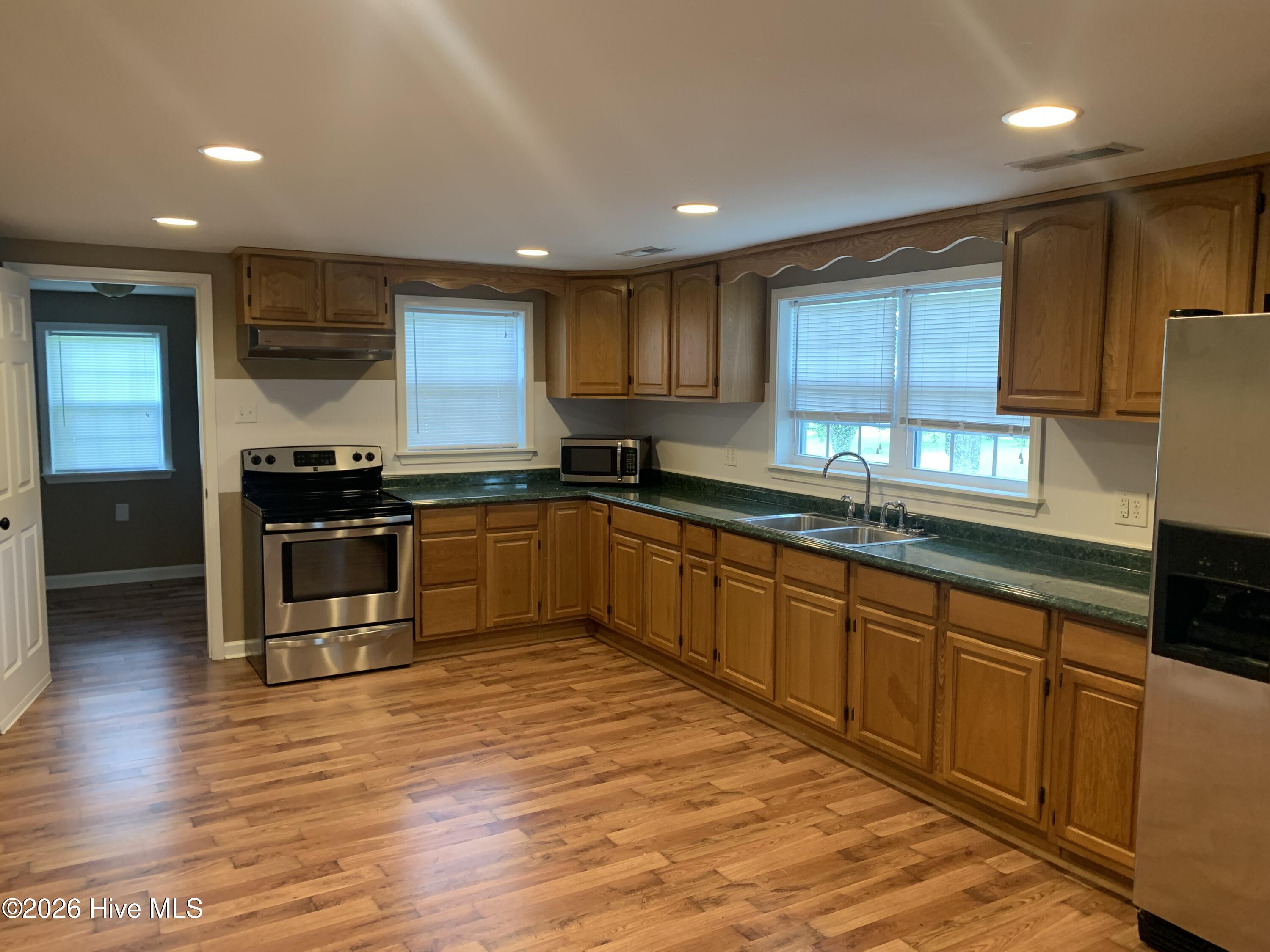 528 Haws Run Road Property Photo 4