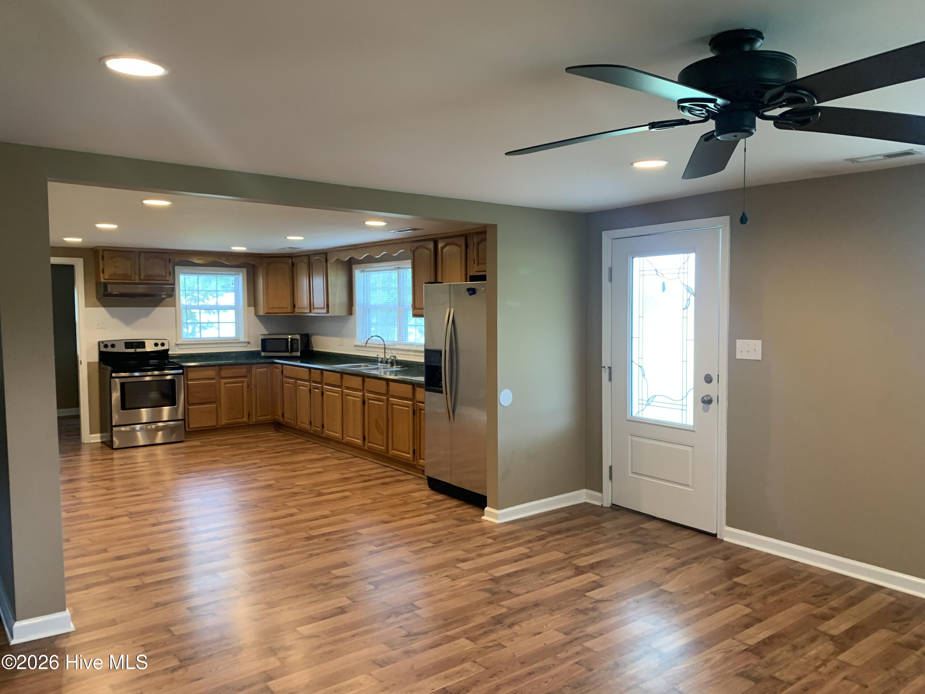 528 Haws Run Road Property Photo 6