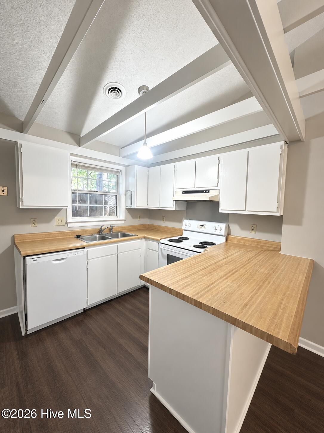 721 Varsity Drive Property Photo 4