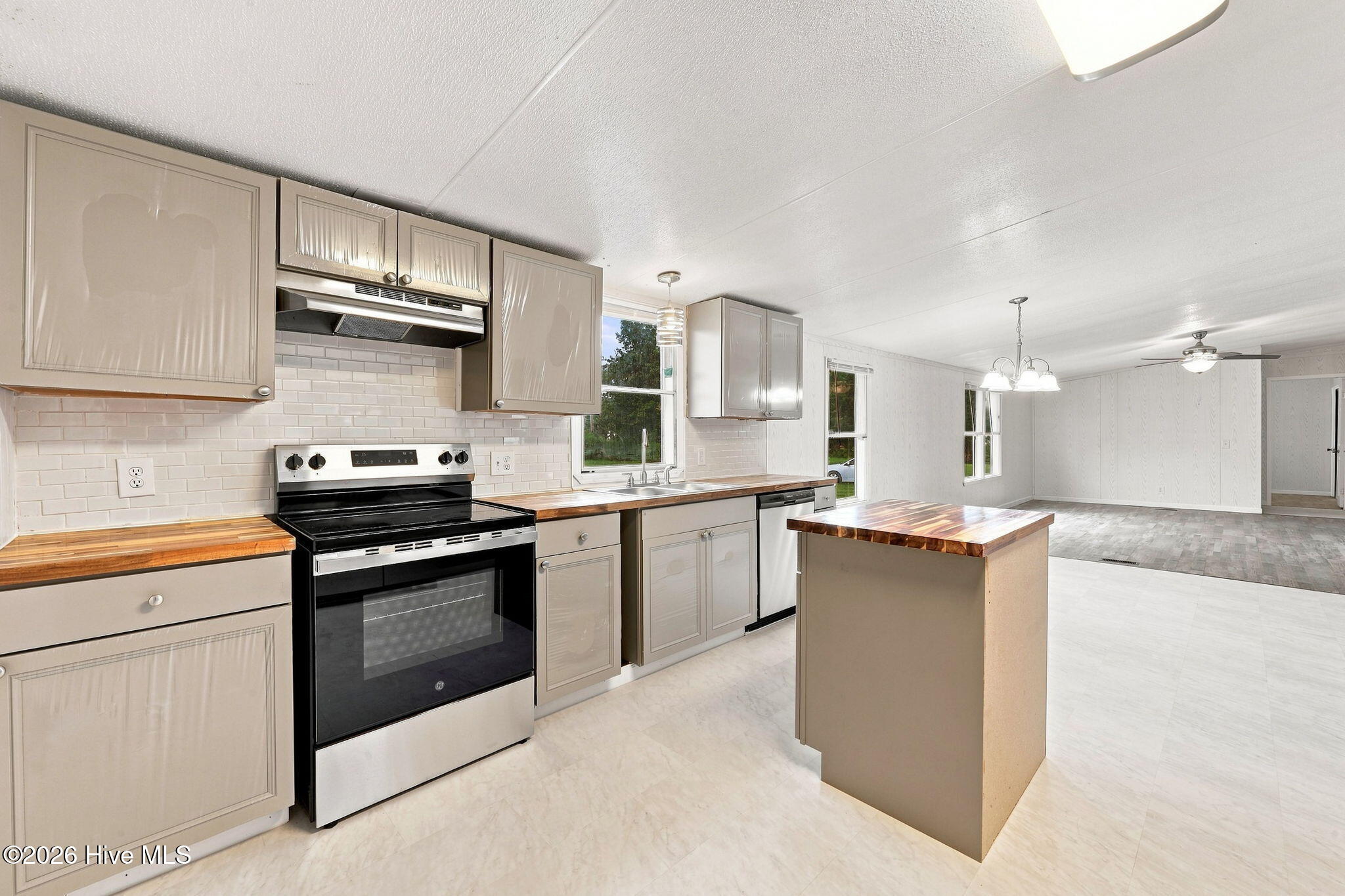 141 Woodview Lane Property Photo 2