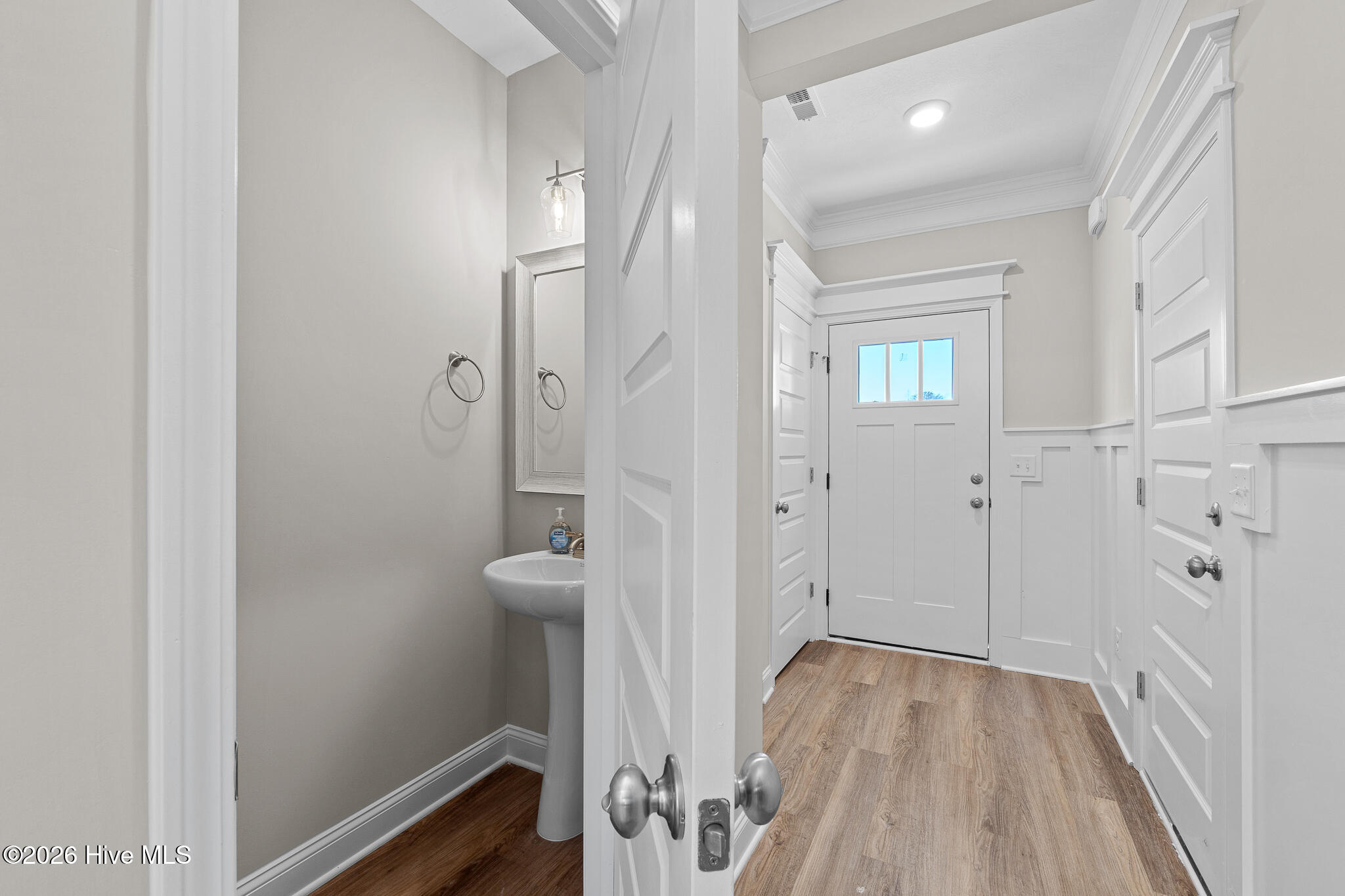 2080 Denmark Avenue Se Property Photo 3