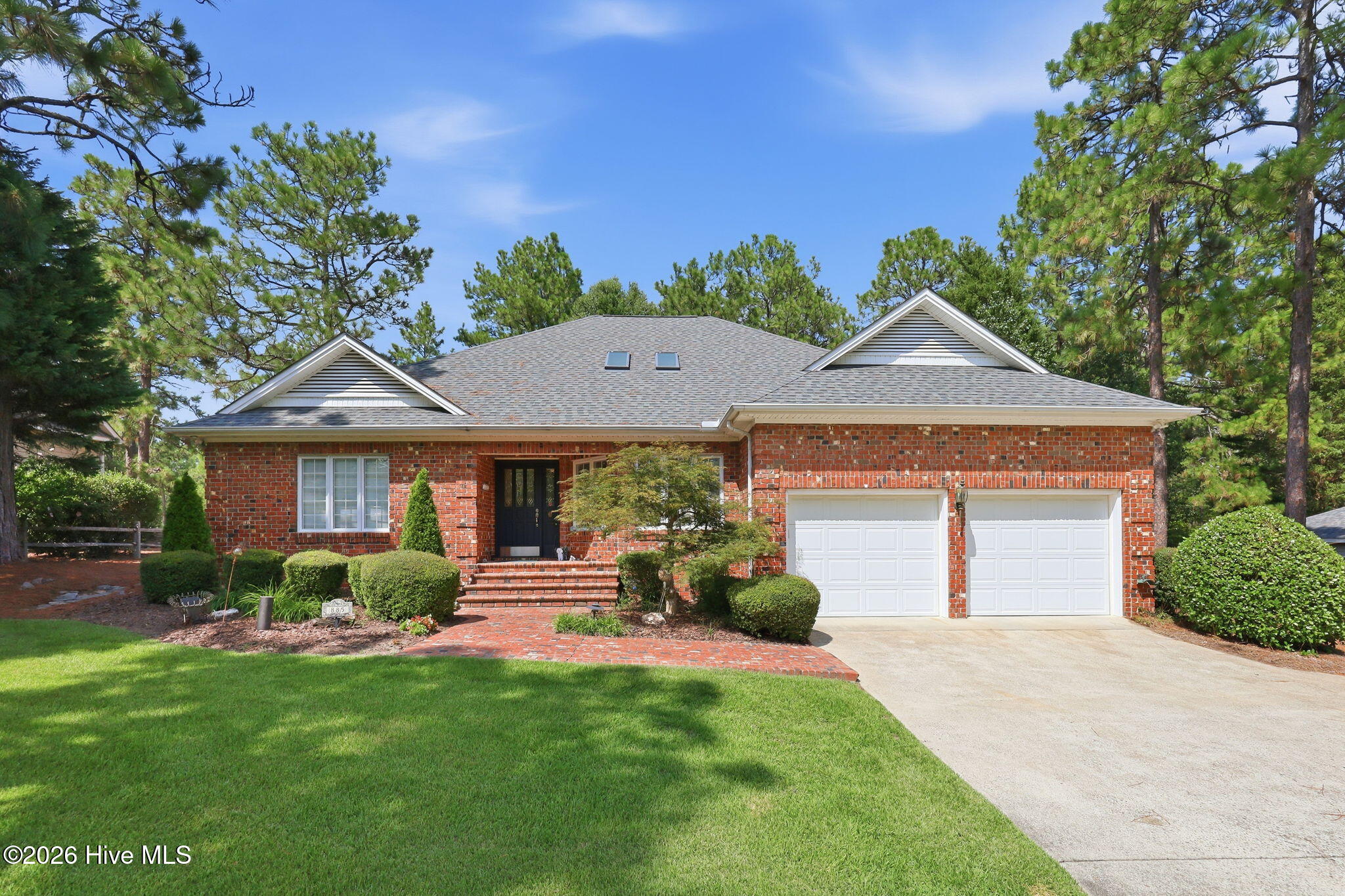 885 Monticello Drive Property Photo 1