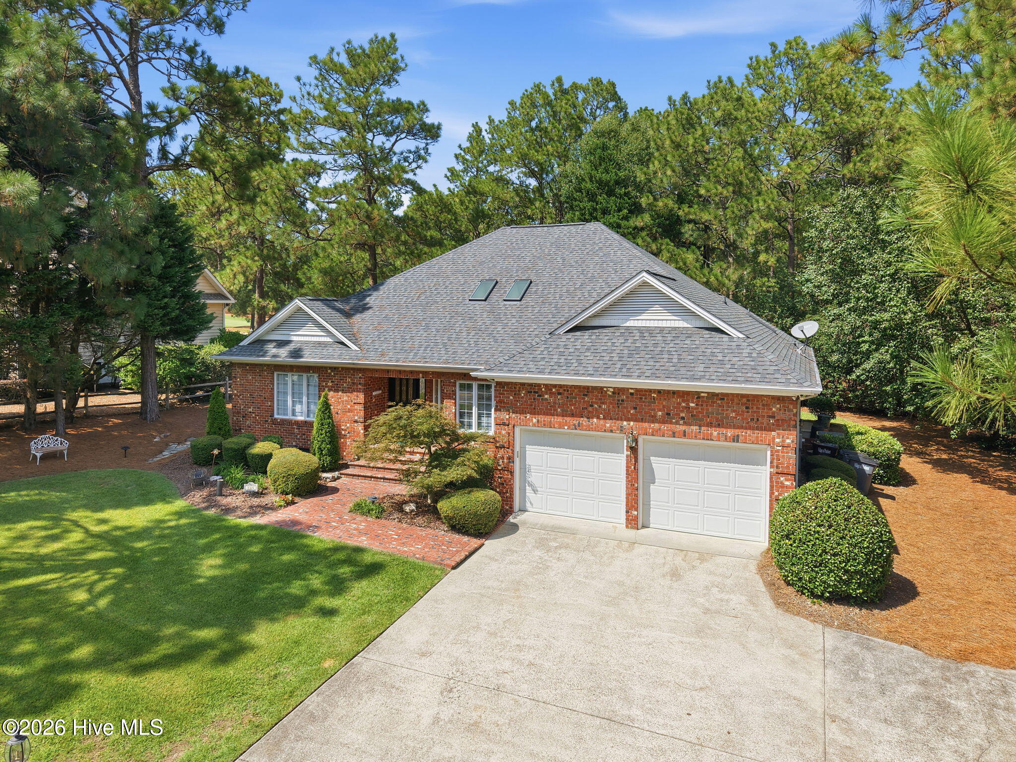 885 Monticello Drive Property Photo 4