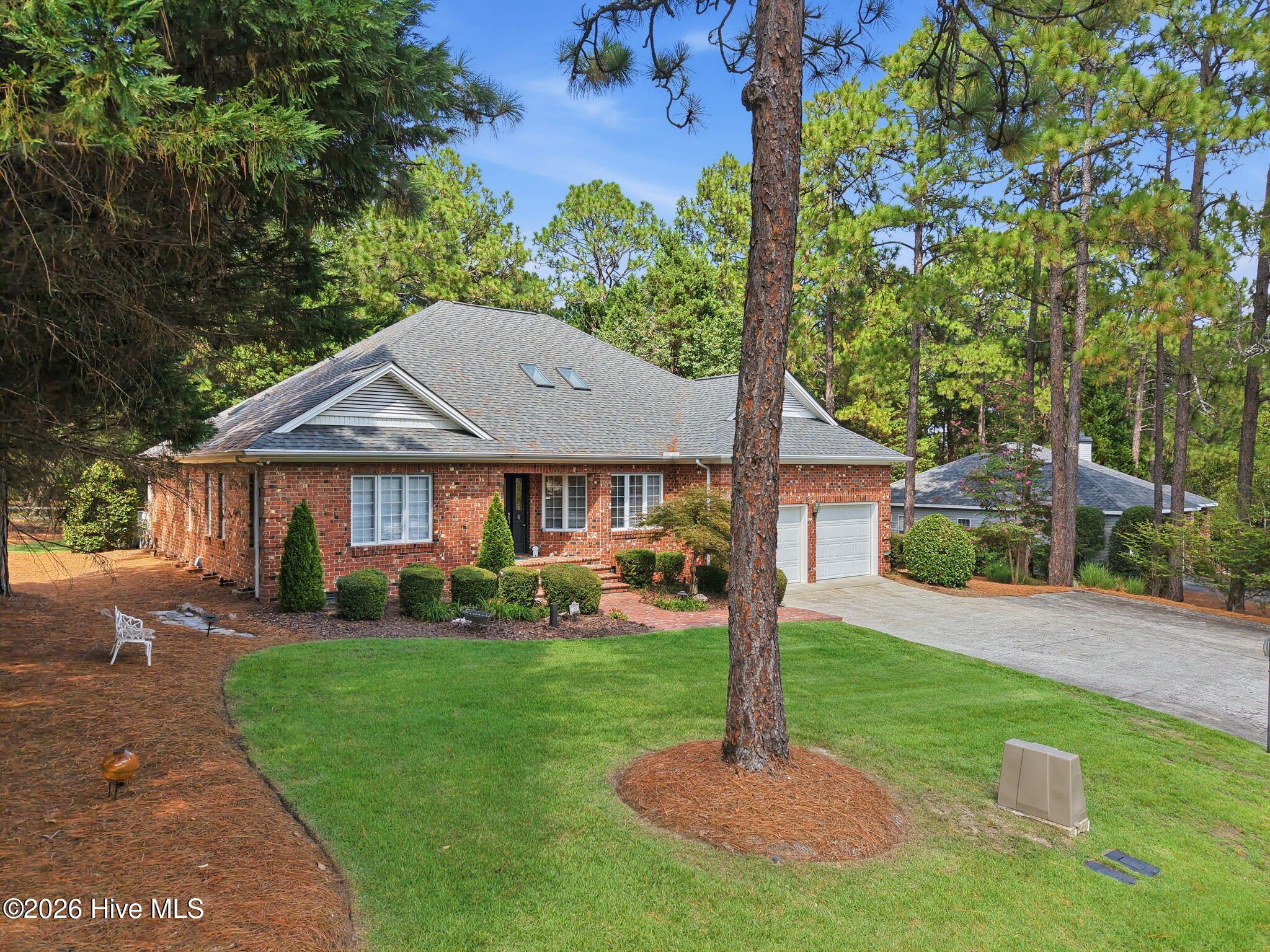 885 Monticello Drive Property Photo 5