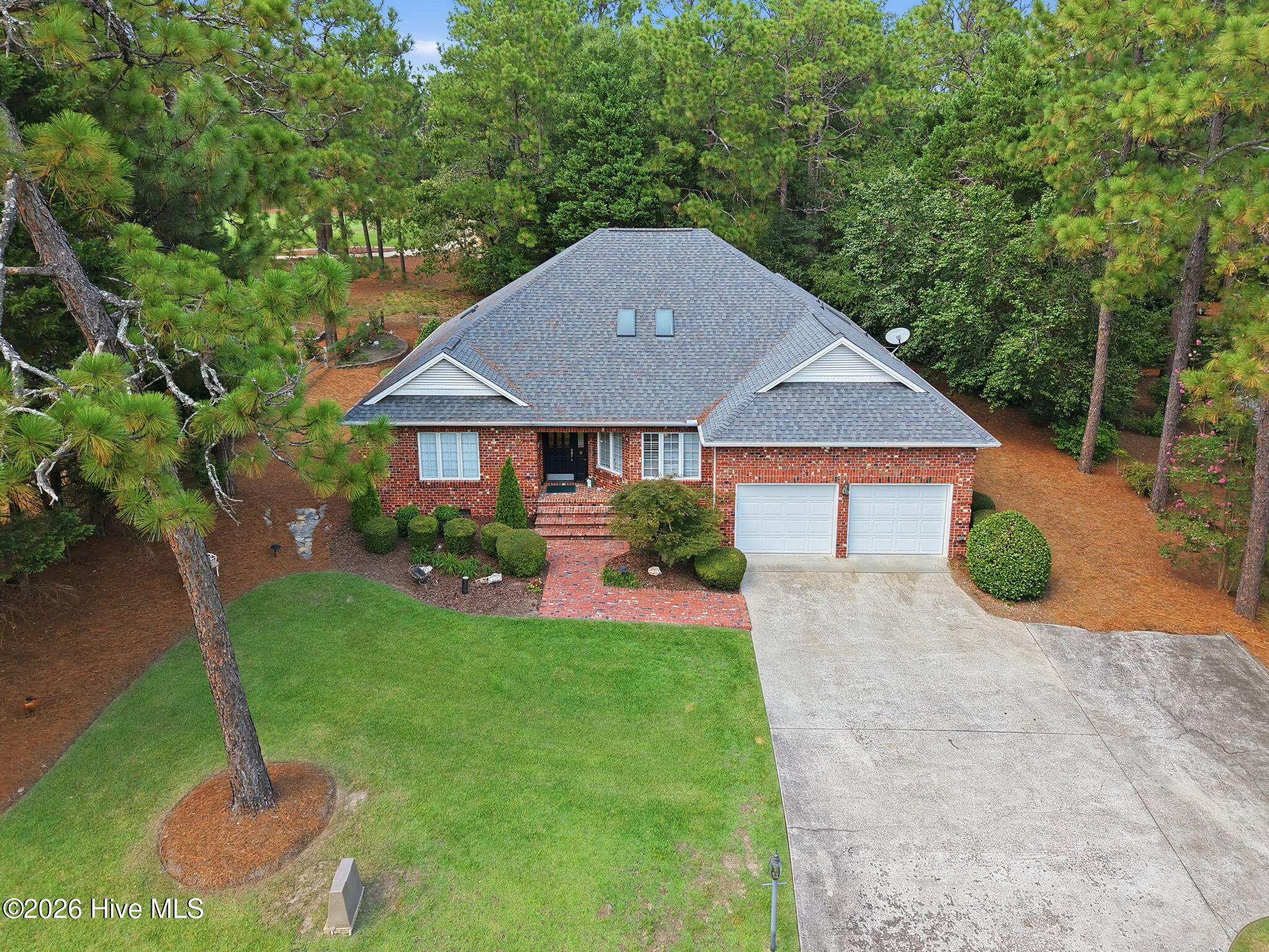 885 Monticello Drive Property Photo 7