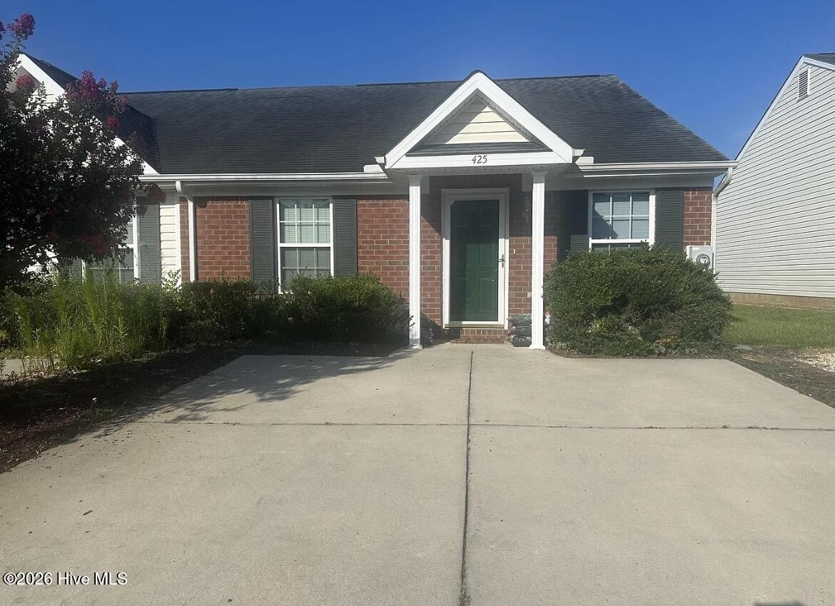 425 Flowing Creek Drive Property Photo 1