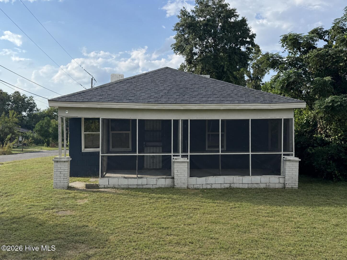 2133 Grand Boulevard Property Photo 1