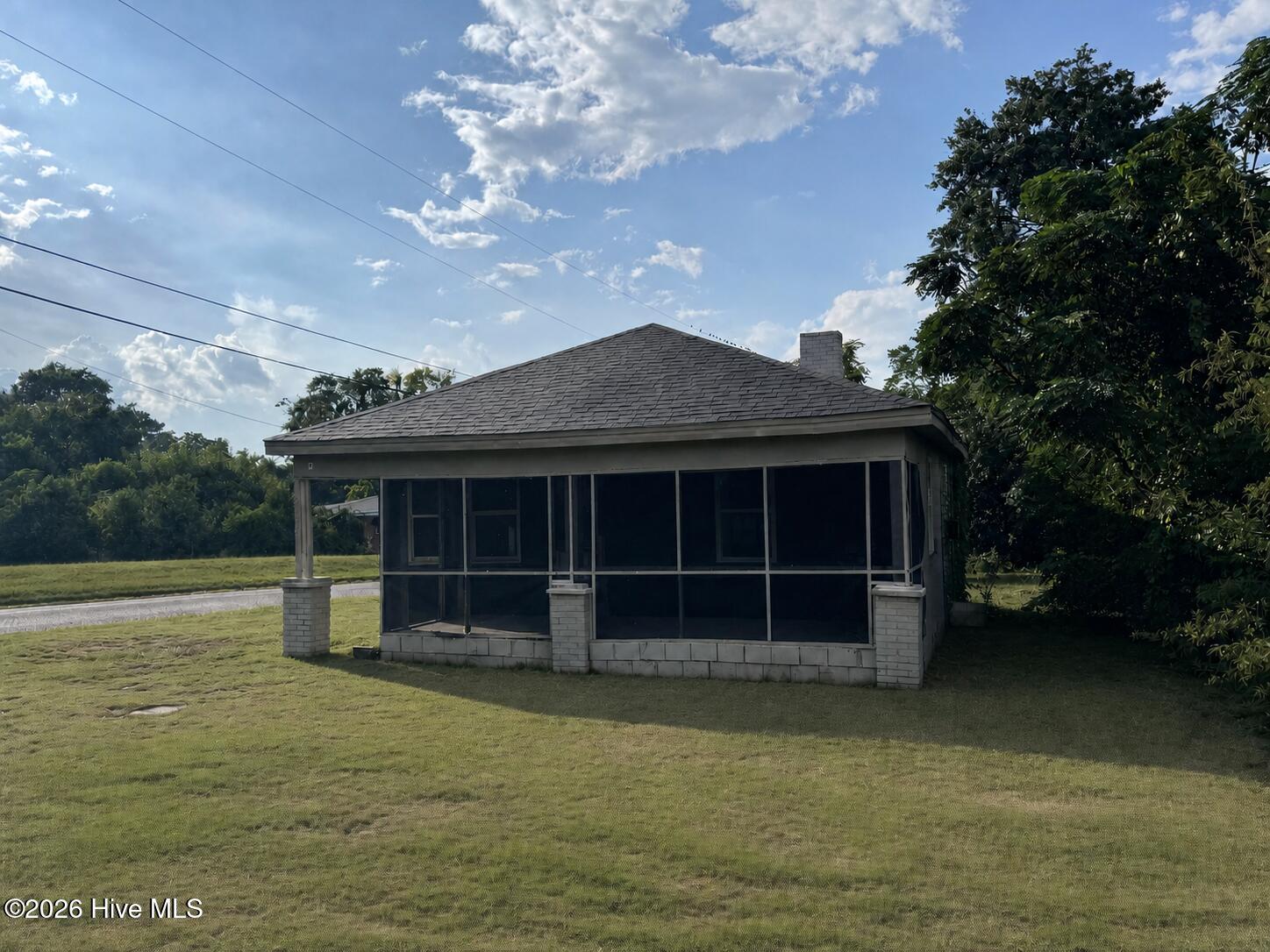 2133 Grand Boulevard Property Photo 2