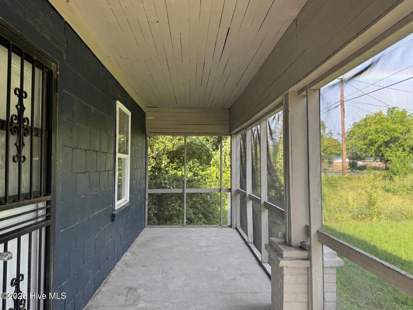 2133 Grand Boulevard Property Photo 5