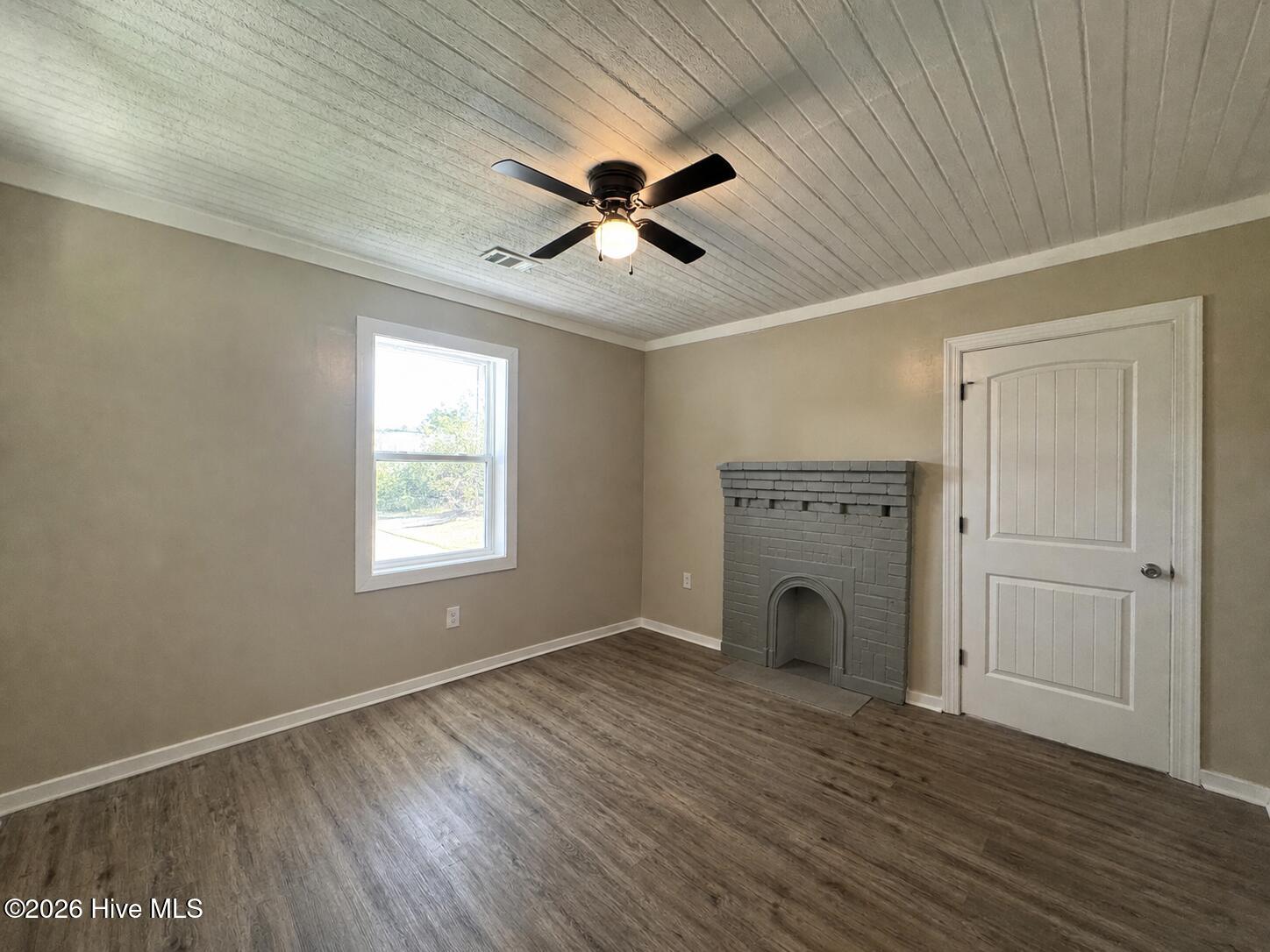 2133 Grand Boulevard Property Photo 6