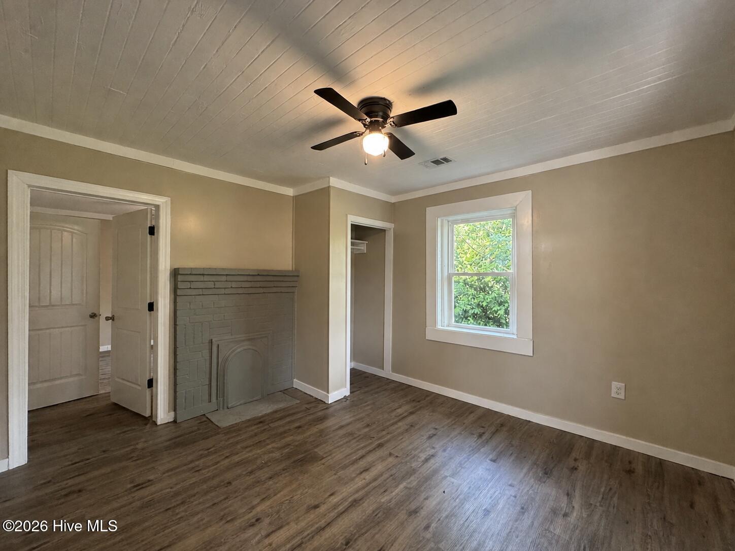 2133 Grand Boulevard Property Photo 7