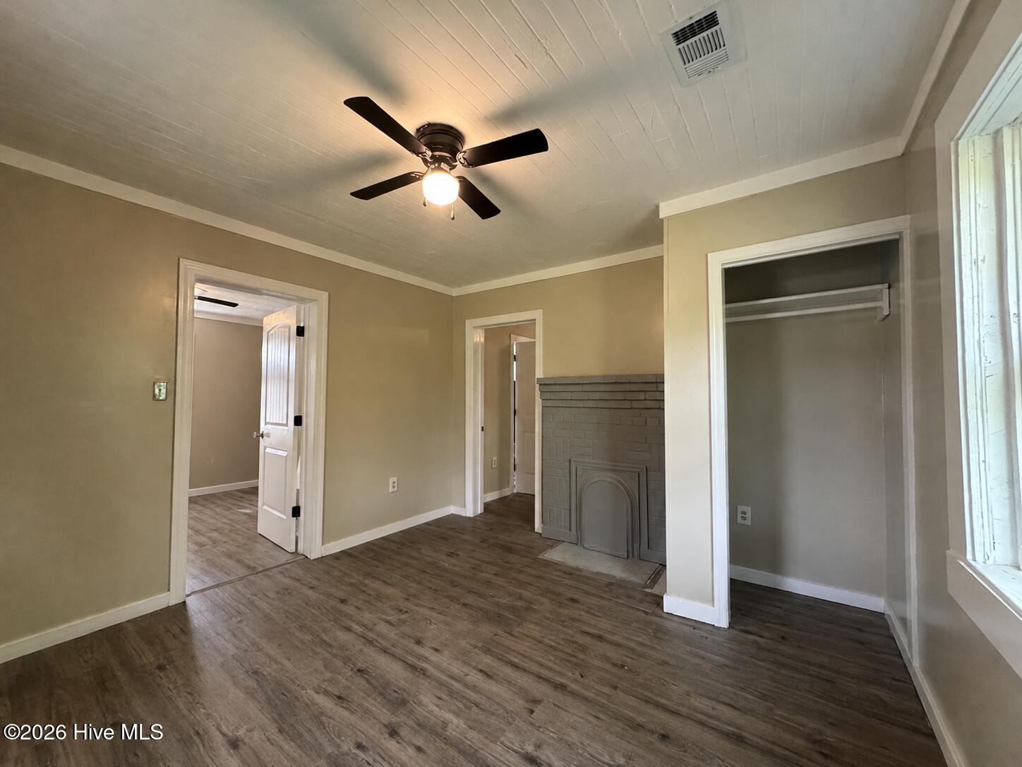 2133 Grand Boulevard Property Photo 8