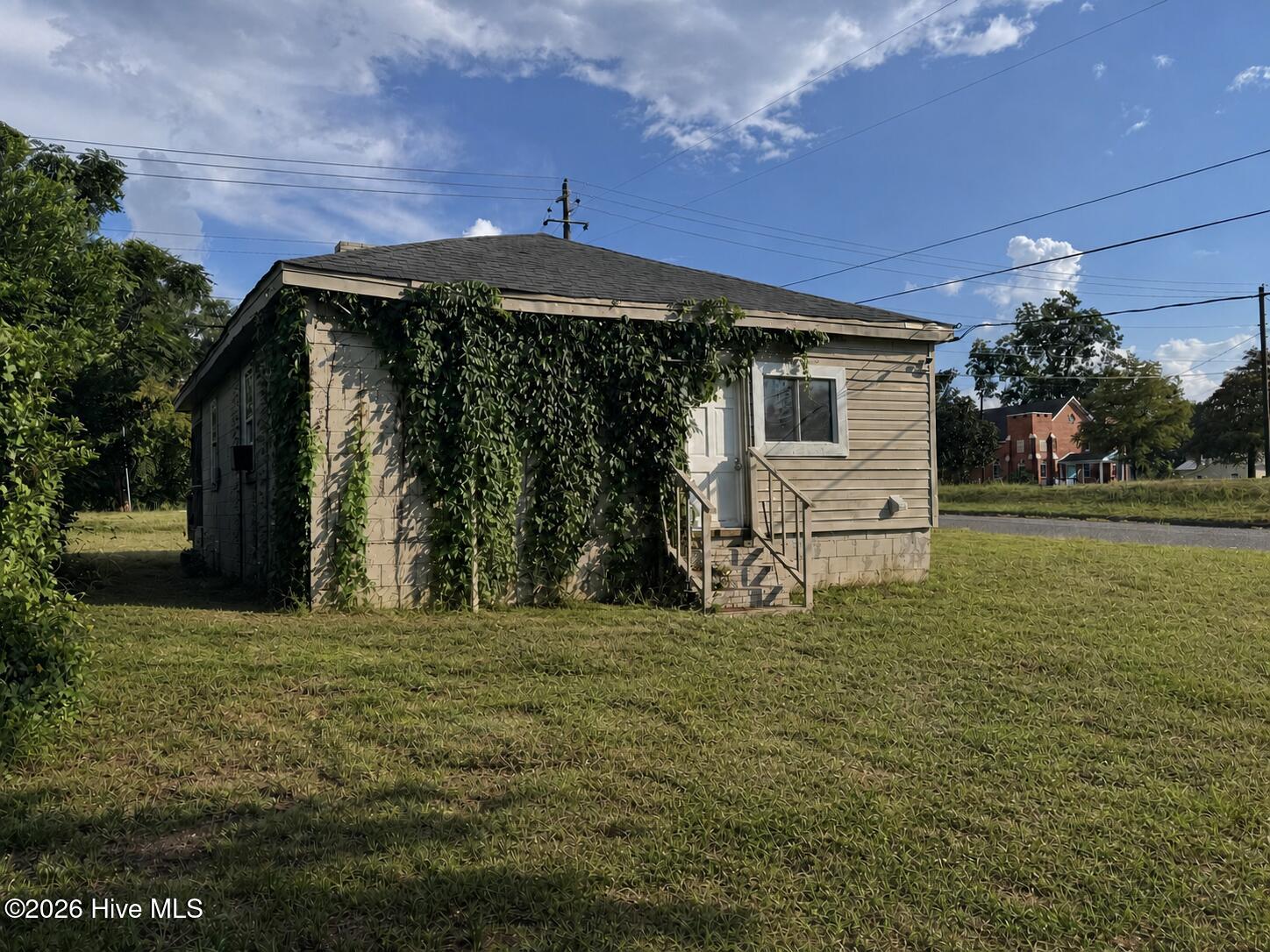 2133 Grand Boulevard Property Photo 11