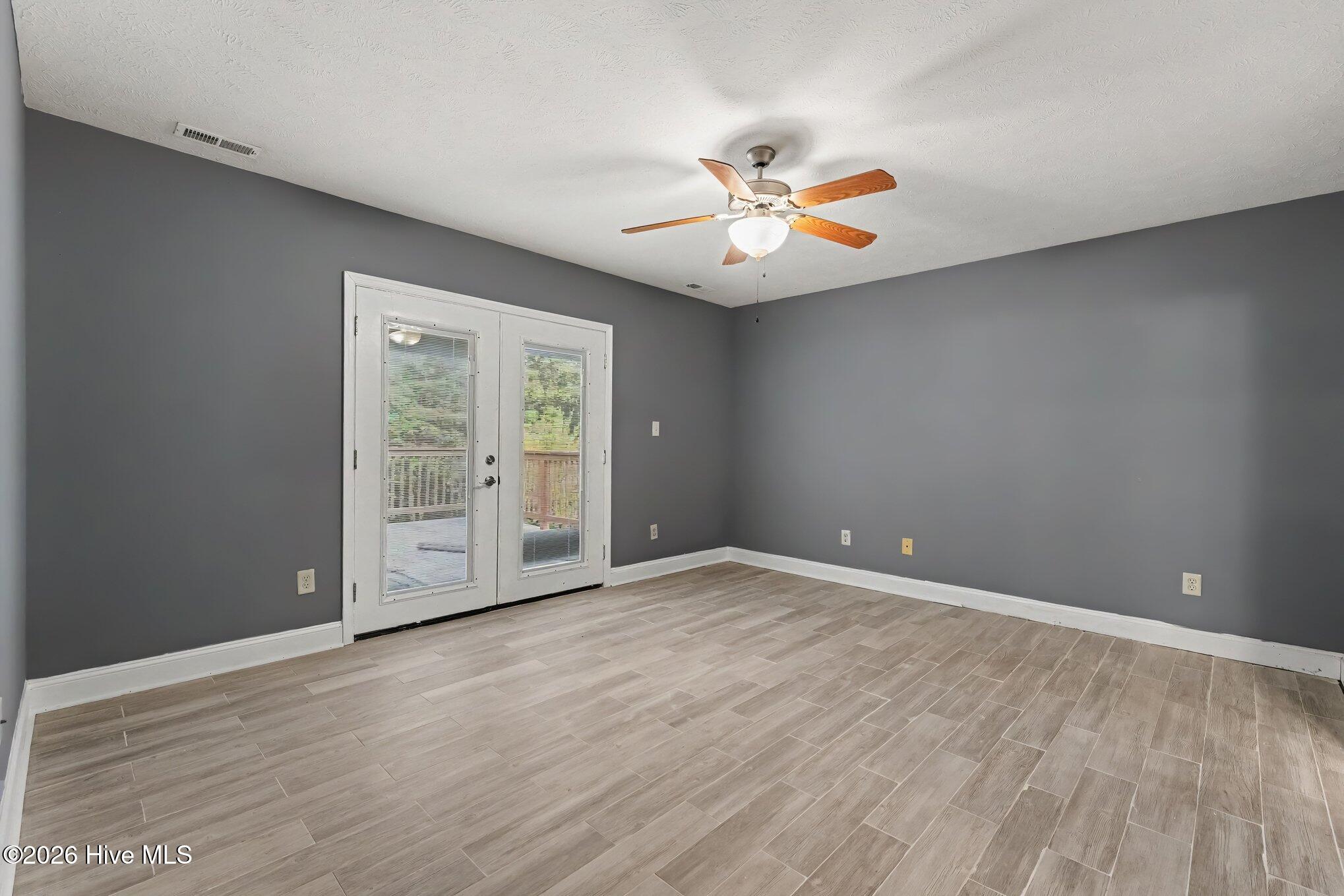 596 Colonial Hills Drive Property Photo 7