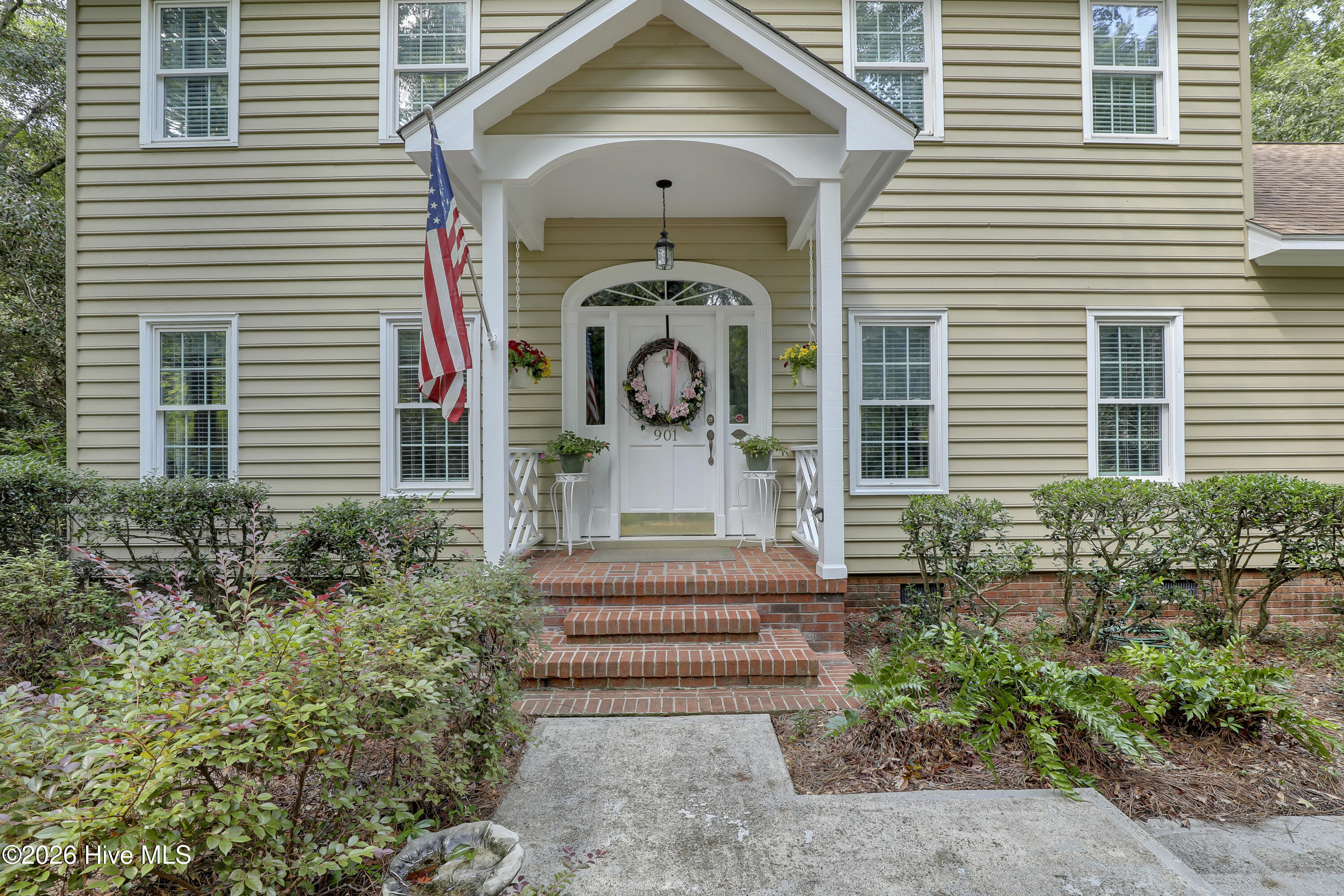 901 Saltwood Lane Property Photo 4