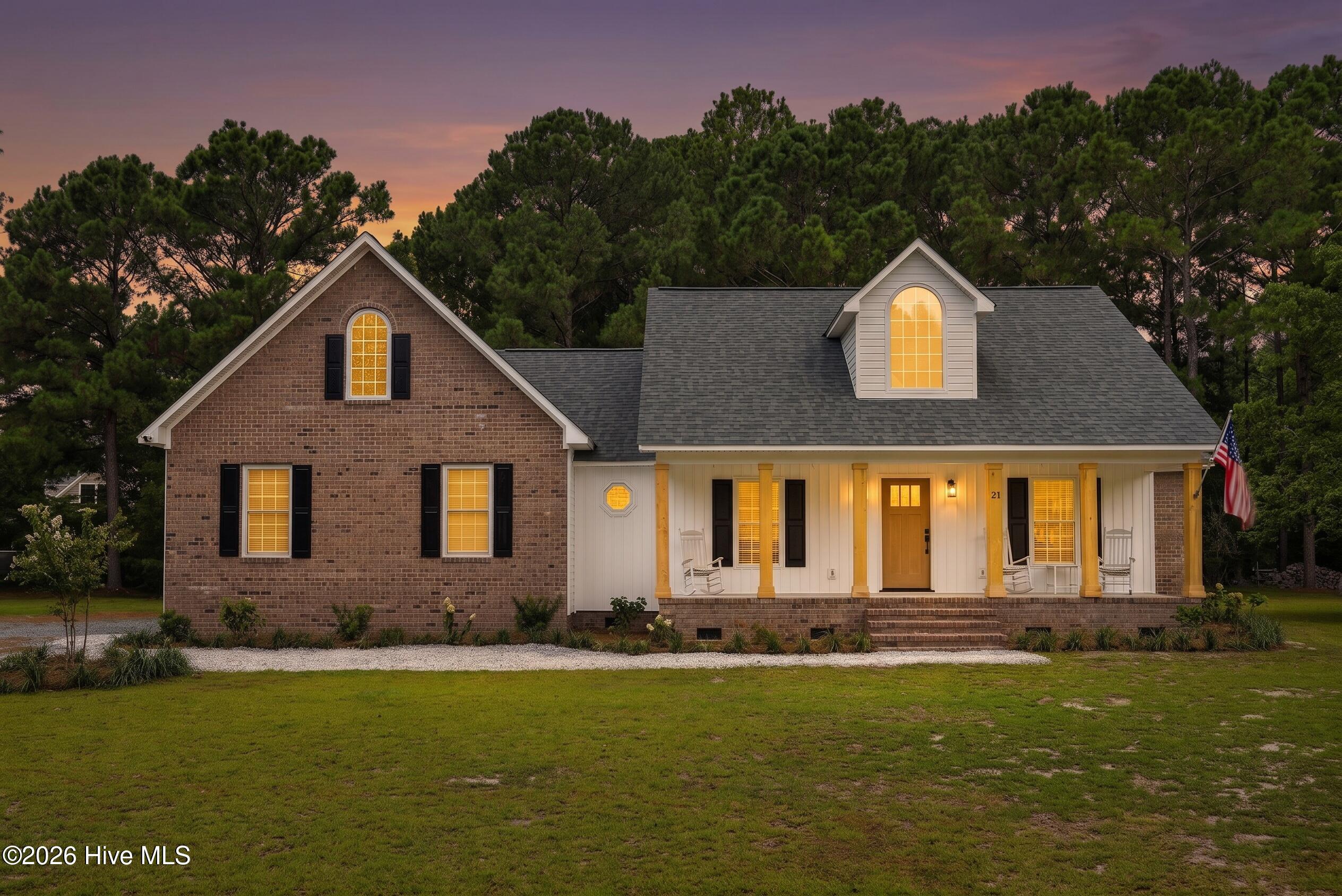 21 Oyster Point Lane Property Photo 4