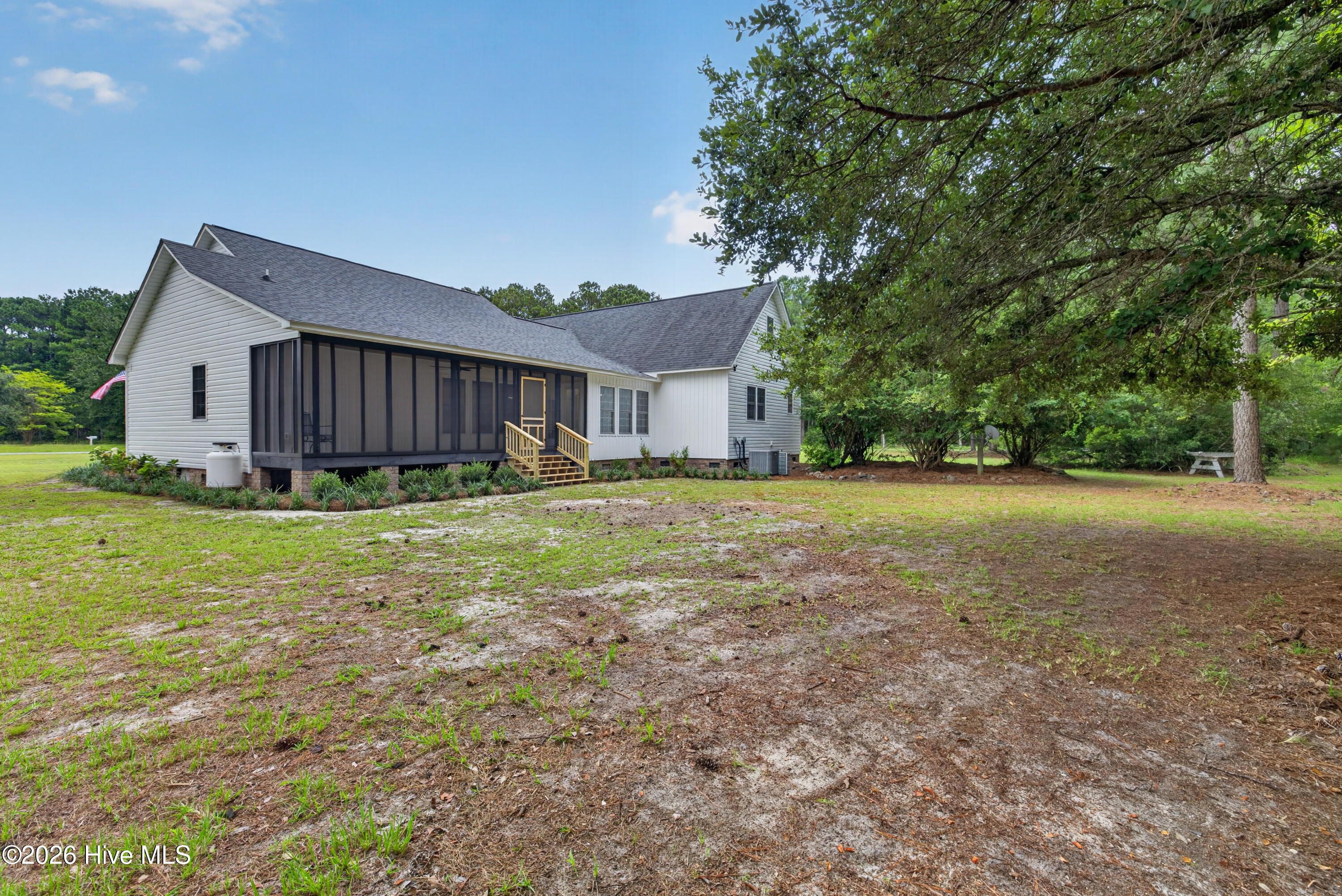 21 Oyster Point Lane Property Photo 10
