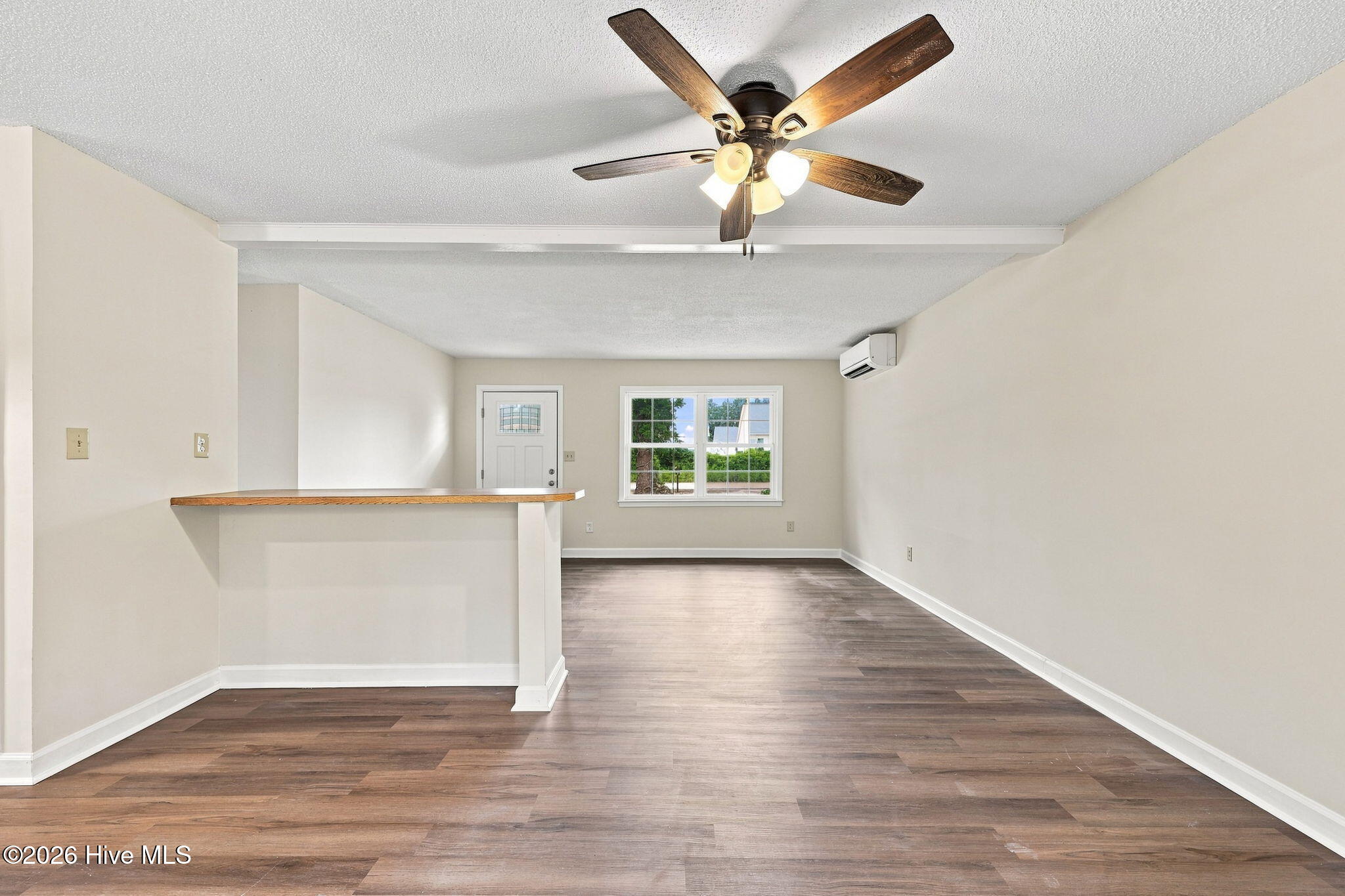 213 Nine Foot Road Property Photo 16