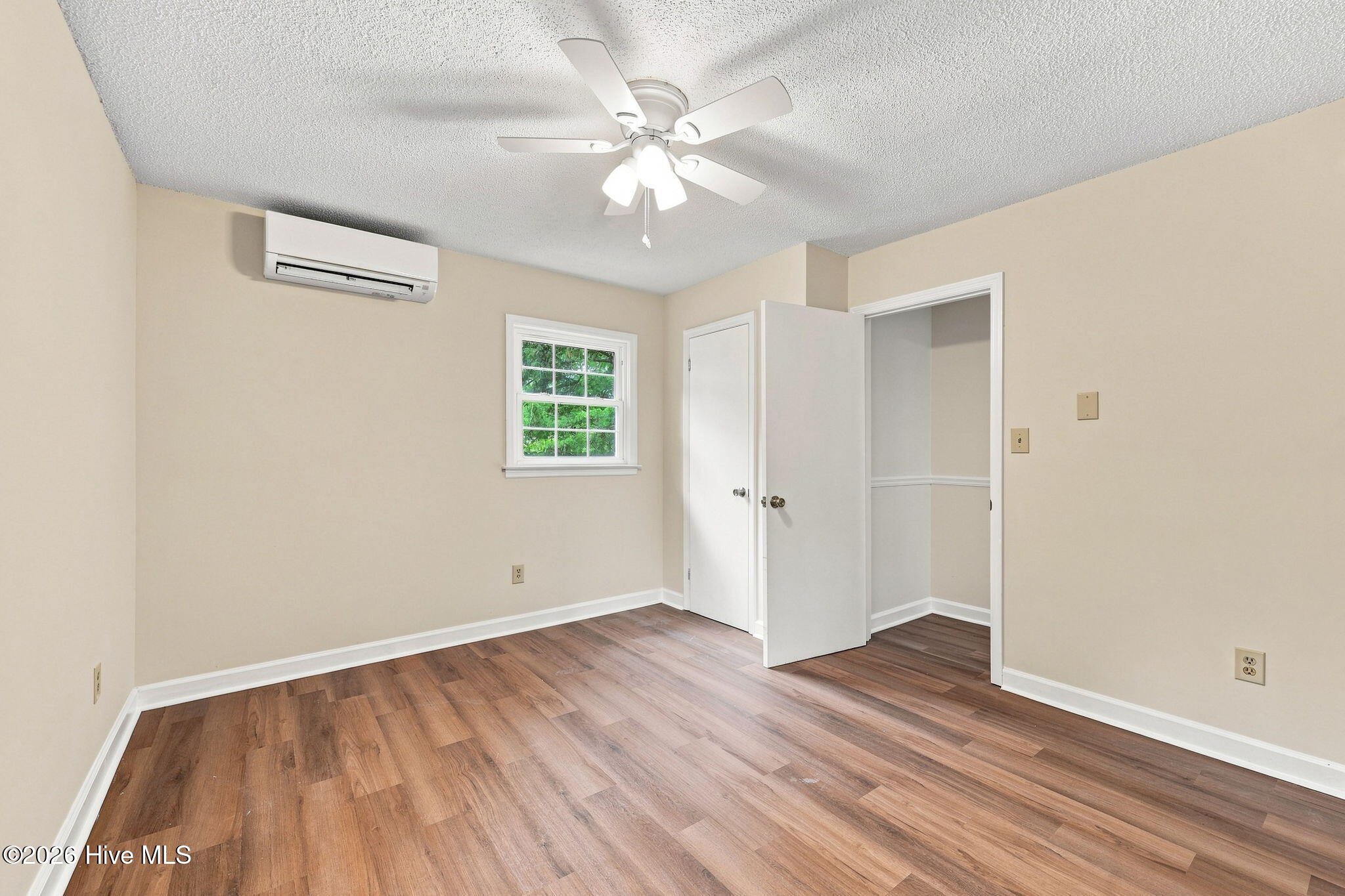 213 Nine Foot Road Property Photo 17