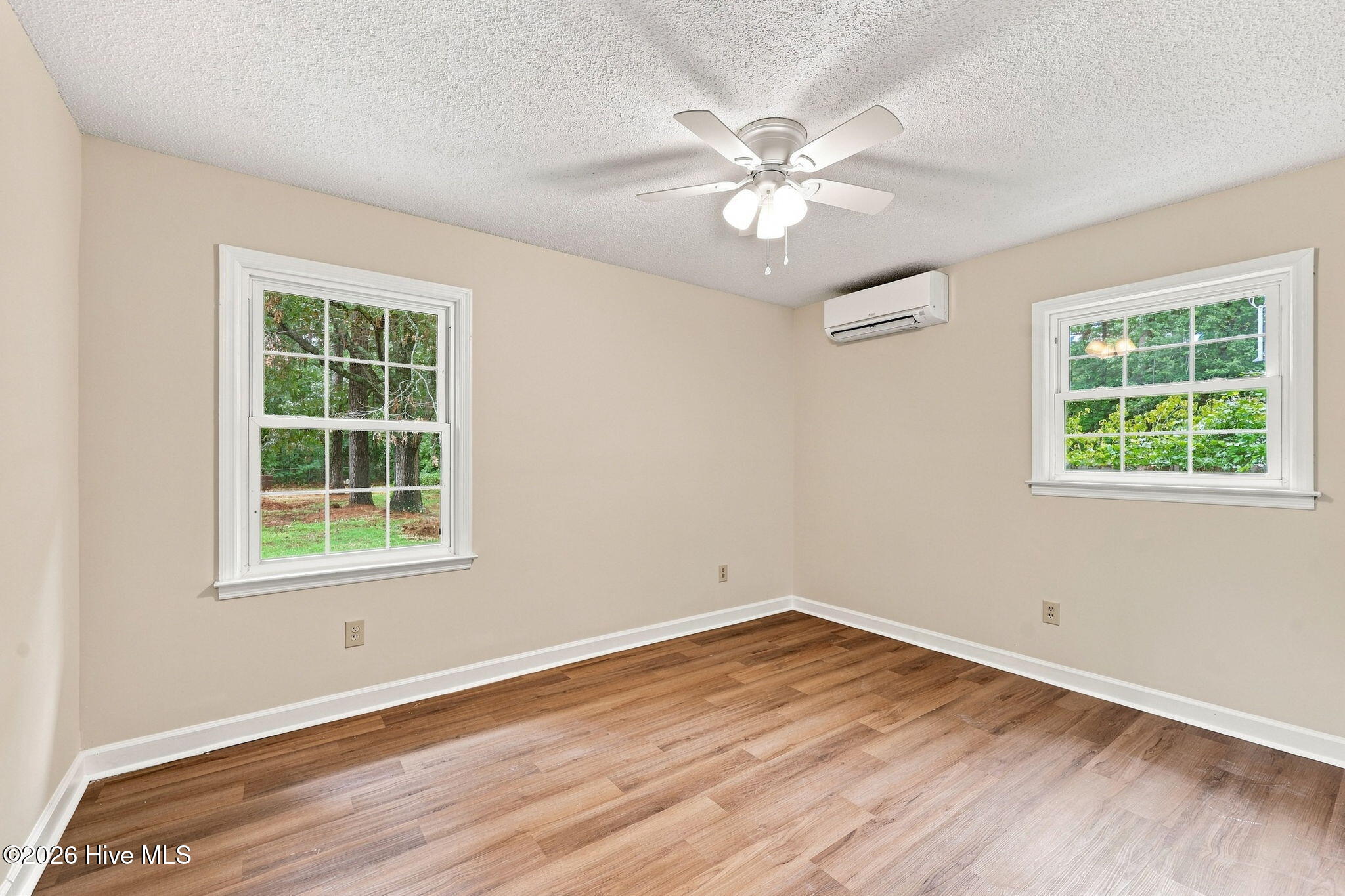 213 Nine Foot Road Property Photo 19