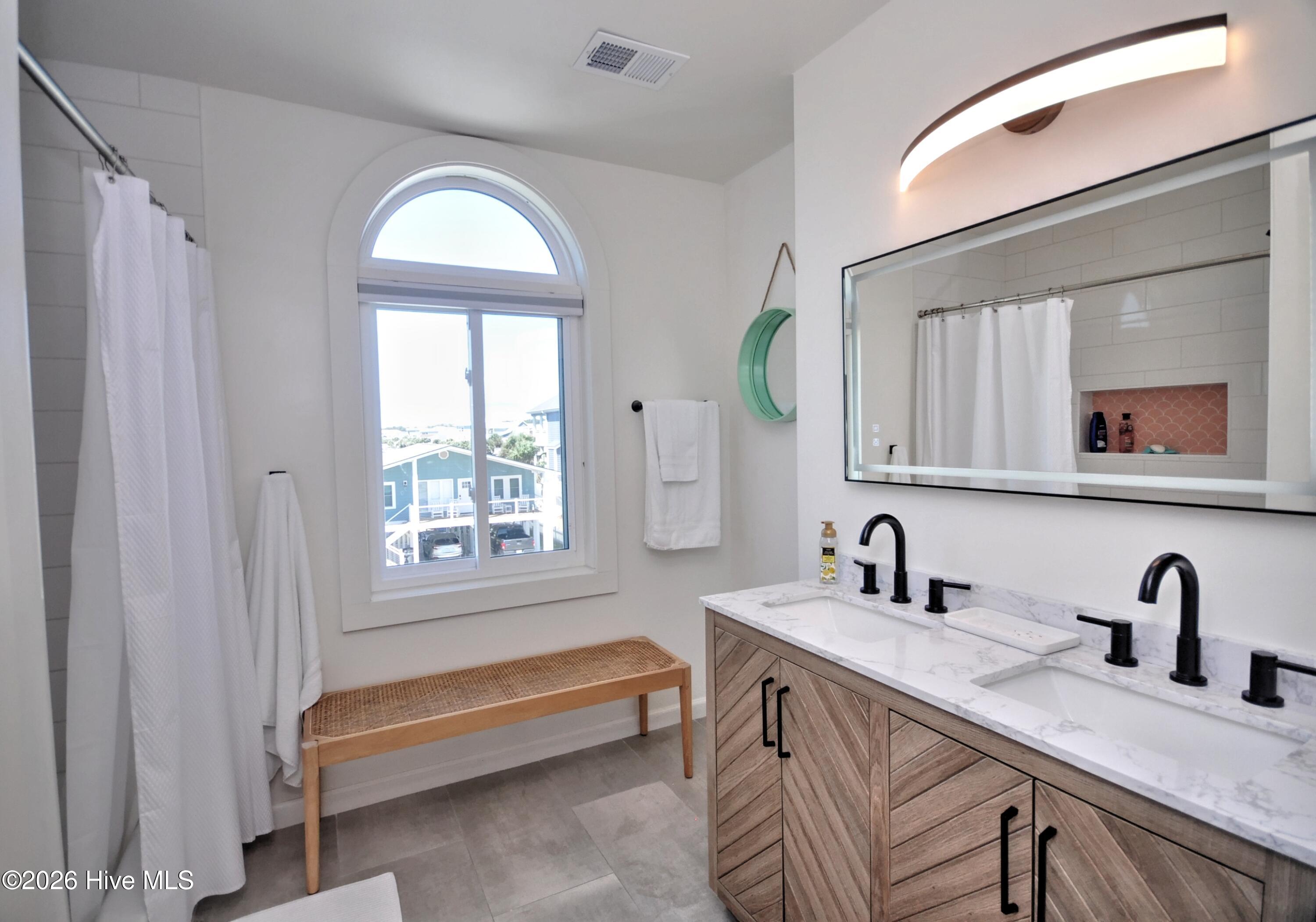 100 E Second Street Property Photo 38