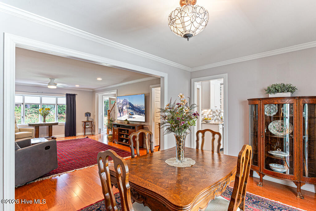 24 Village Green Circle Property Photo 8