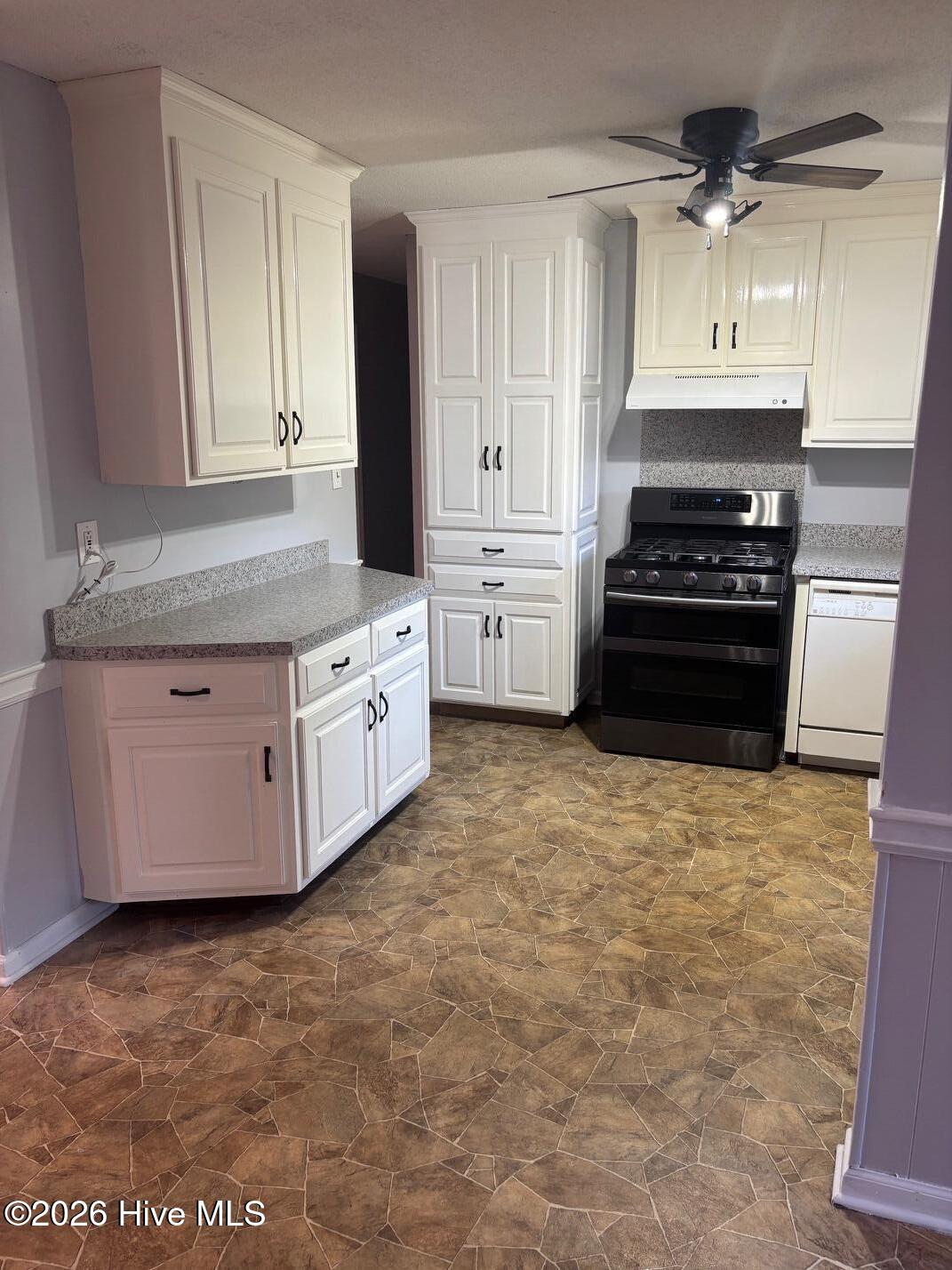 404 Colon Drive Property Photo 12