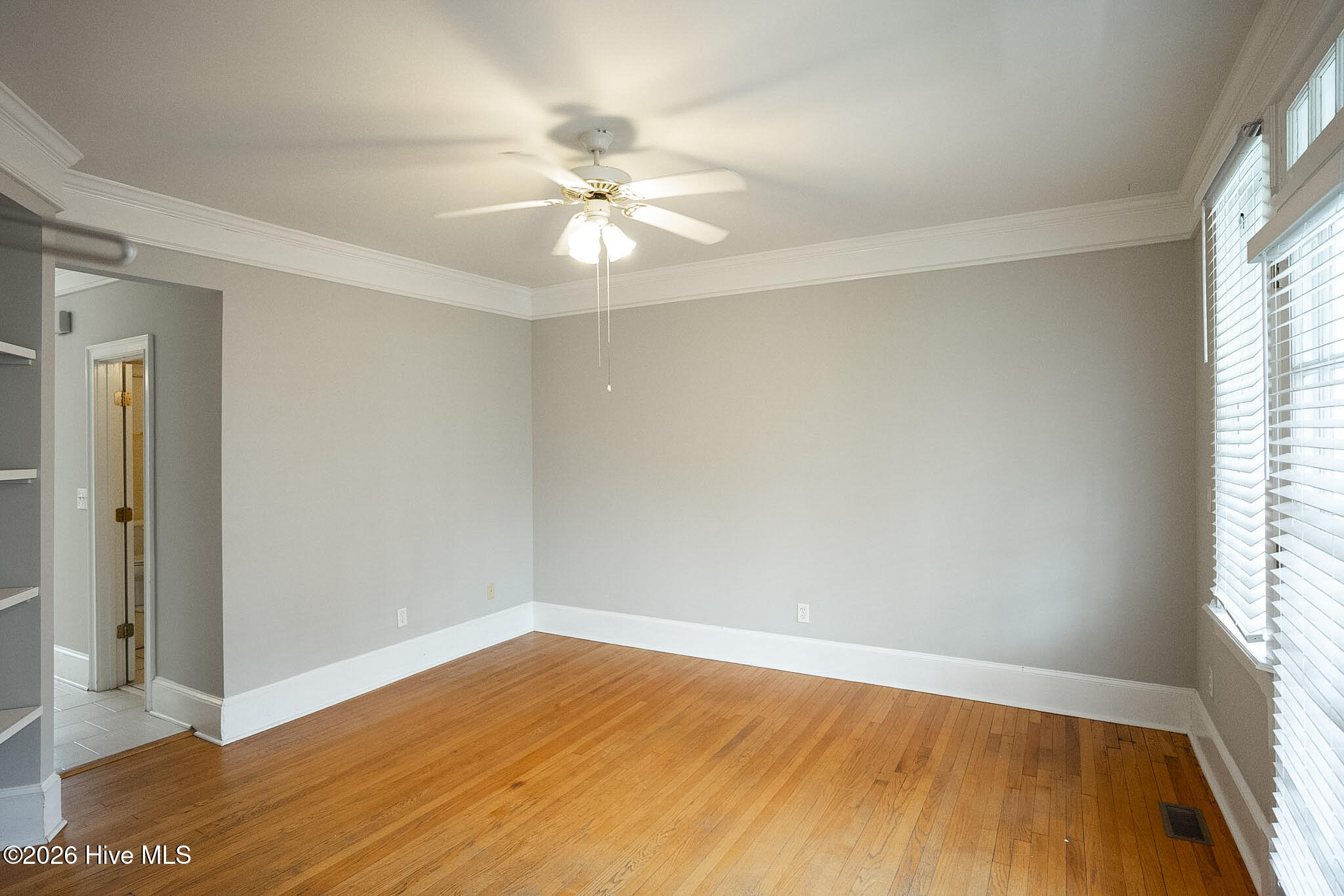 2549 Walton Way B1 Property Photo 8