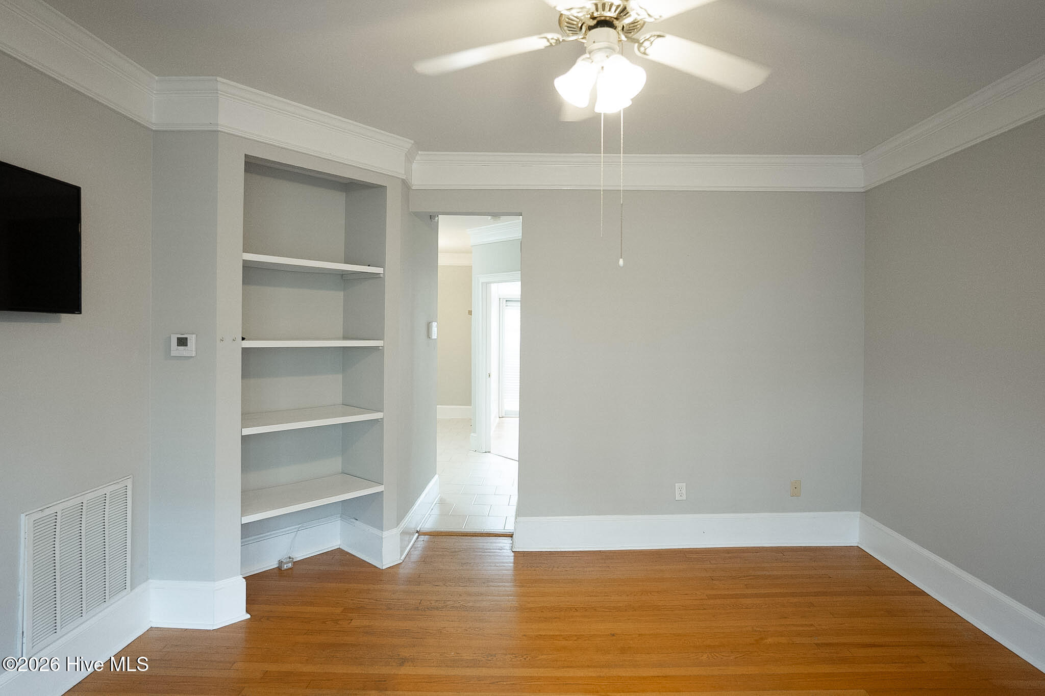 2549 Walton Way B1 Property Photo 14