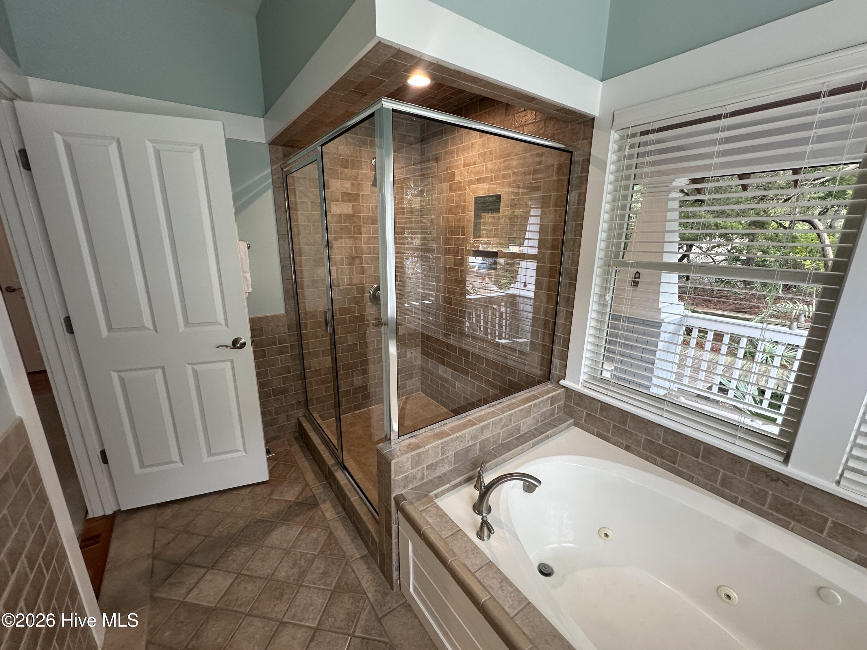 44 Earl Of Craven Court J Property Photo 18