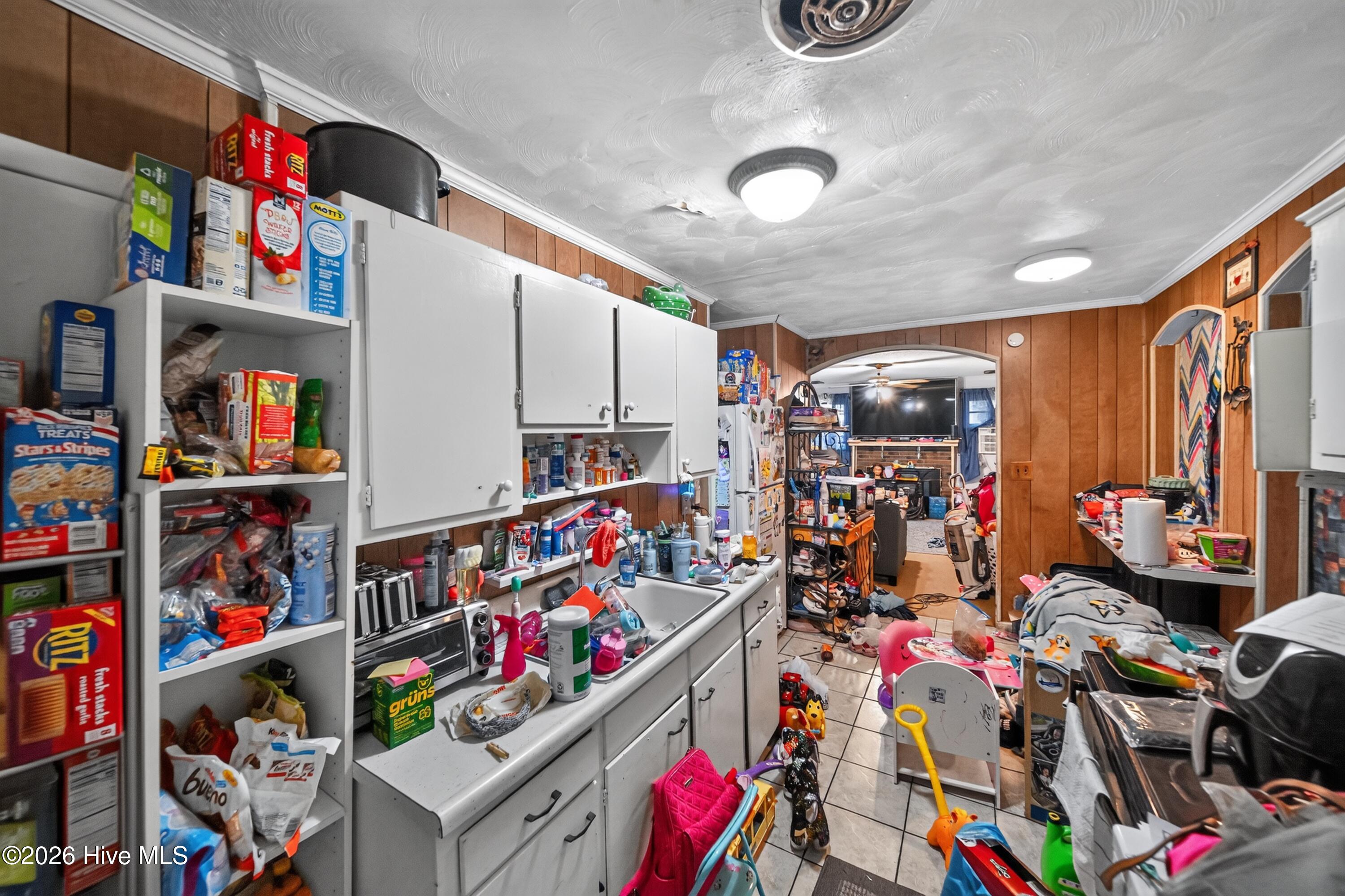 1109 E Northern Boulevard Property Photo 4