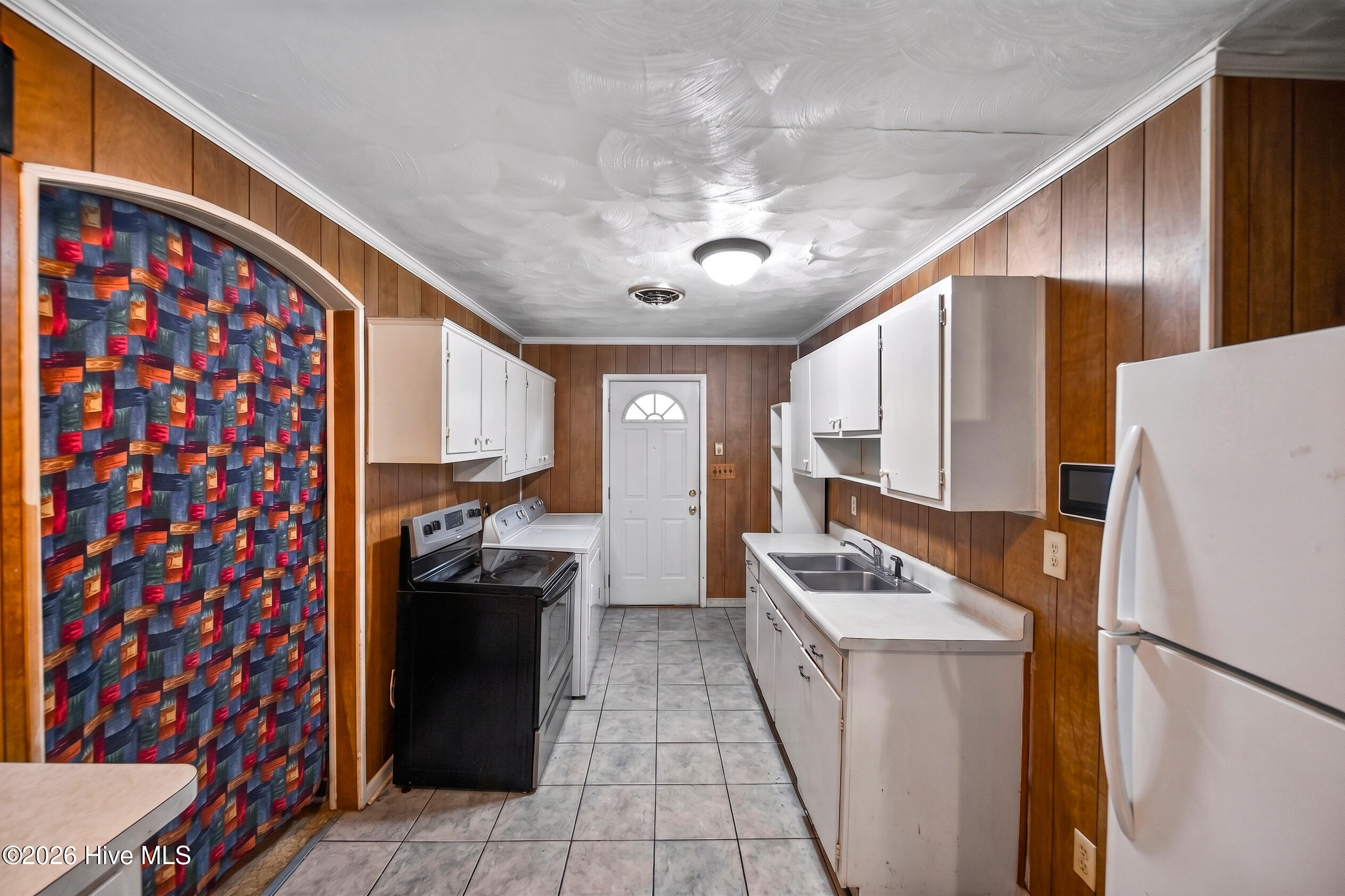 1109 E Northern Boulevard Property Photo 8
