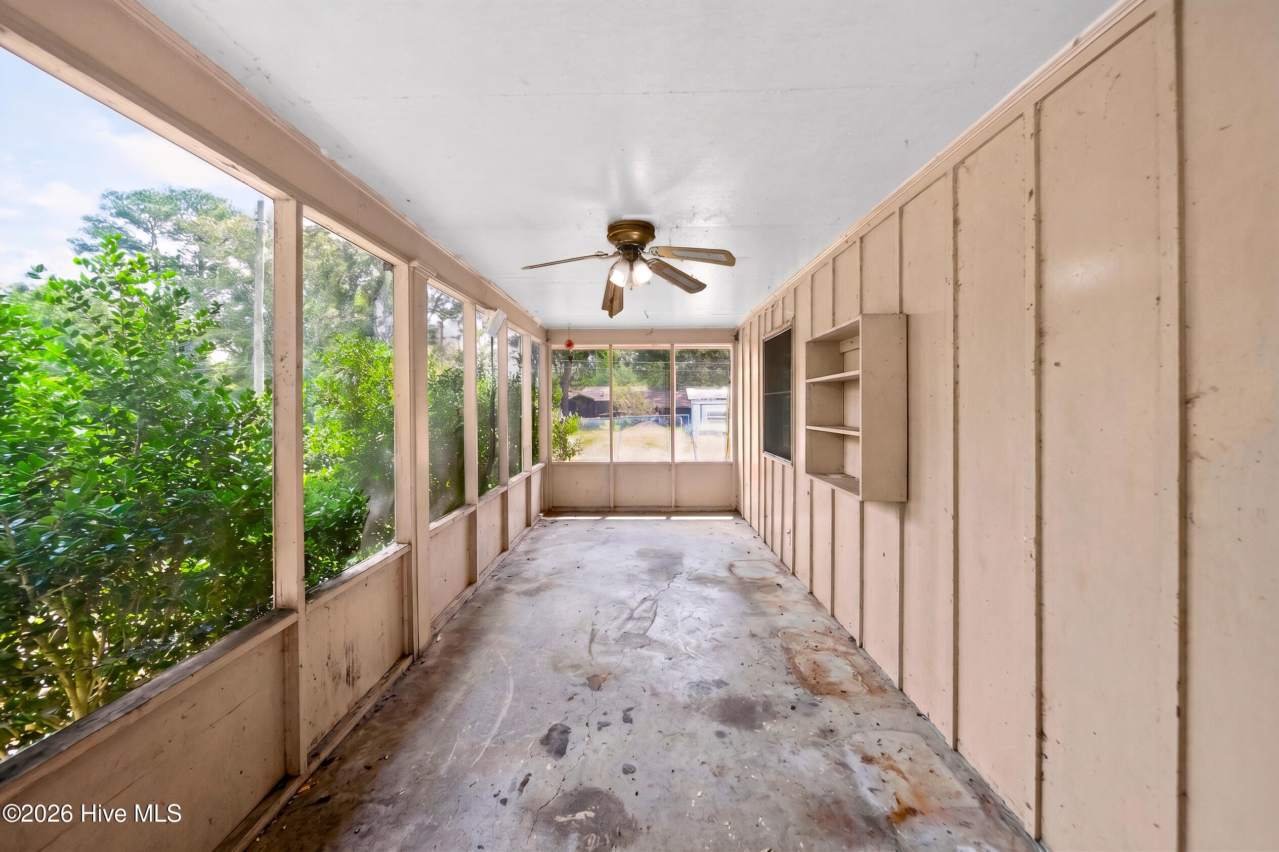 1109 E Northern Boulevard Property Photo 9