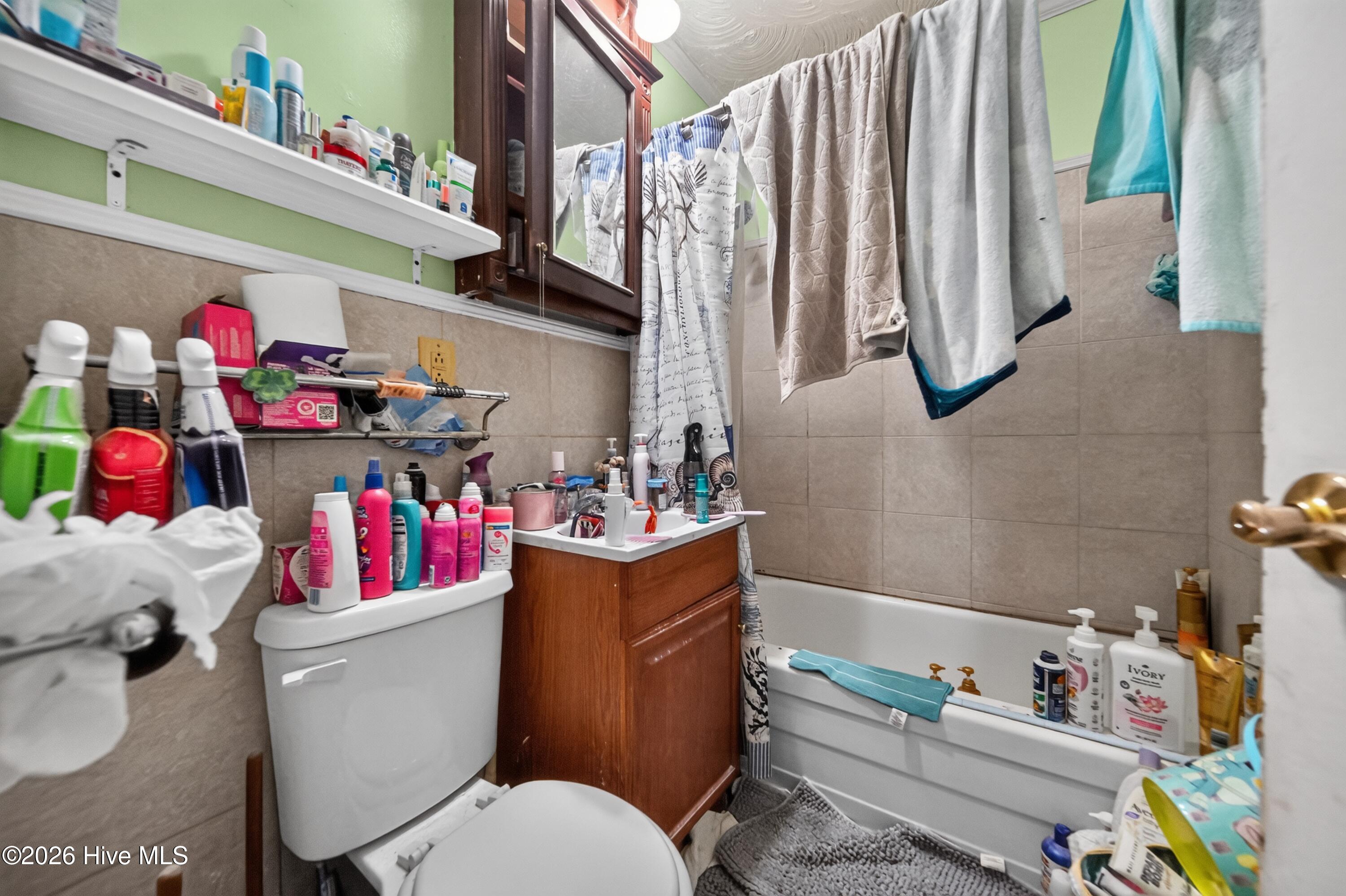 1109 E Northern Boulevard Property Photo 25