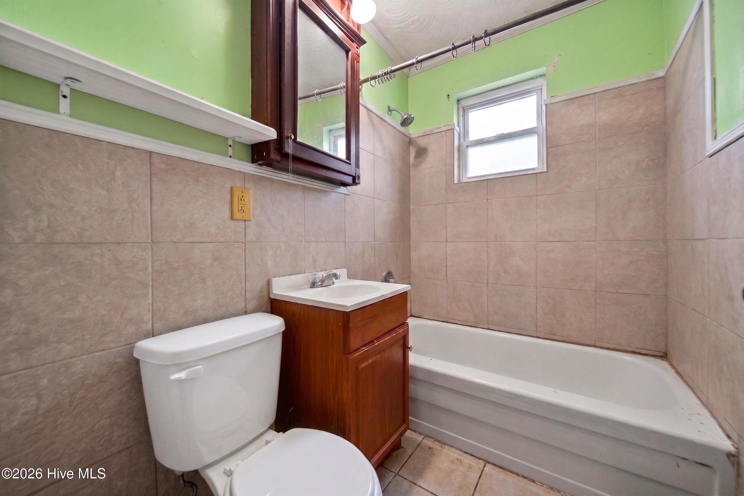 1109 E Northern Boulevard Property Photo 26