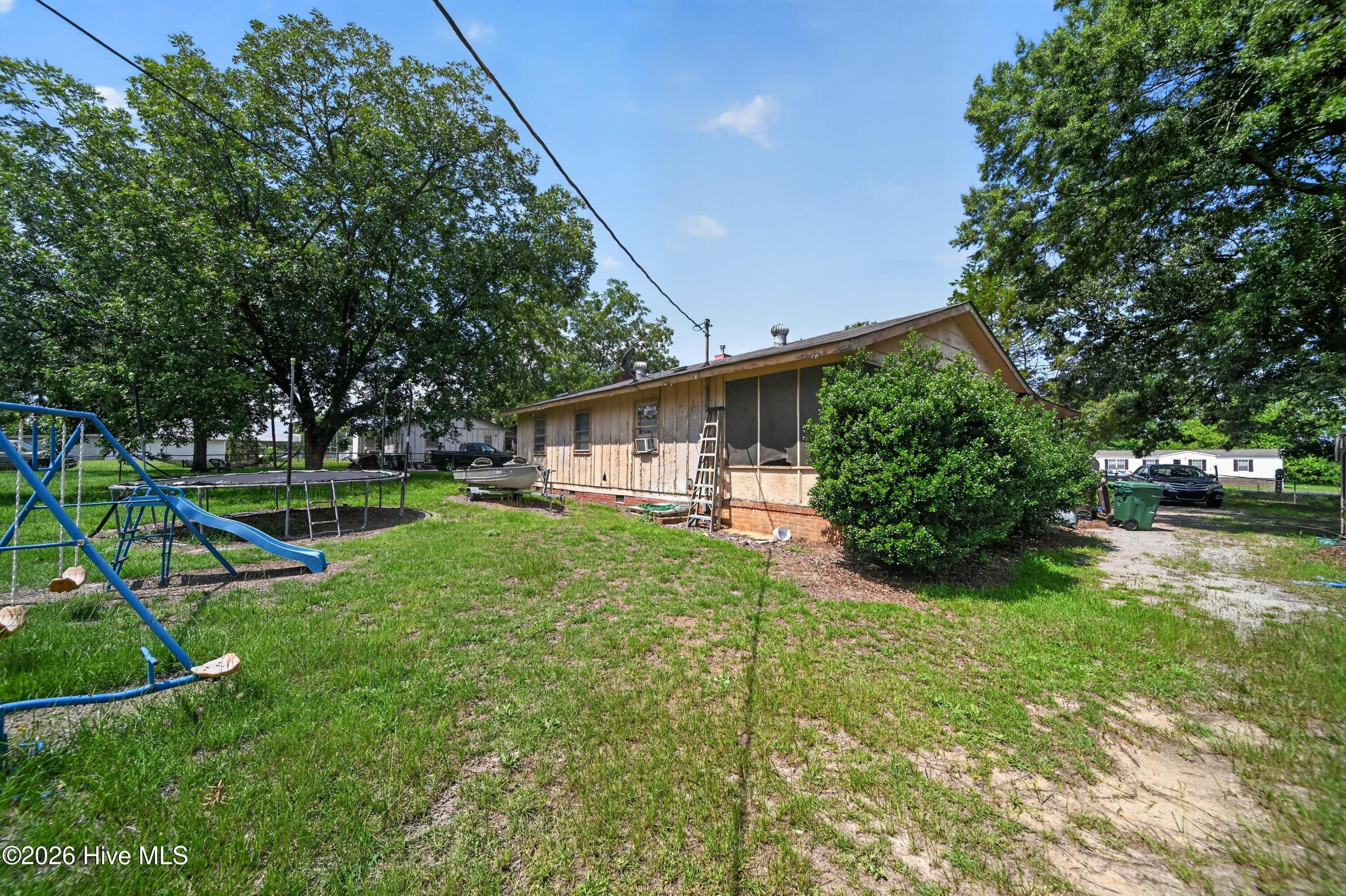 1109 E Northern Boulevard Property Photo 27