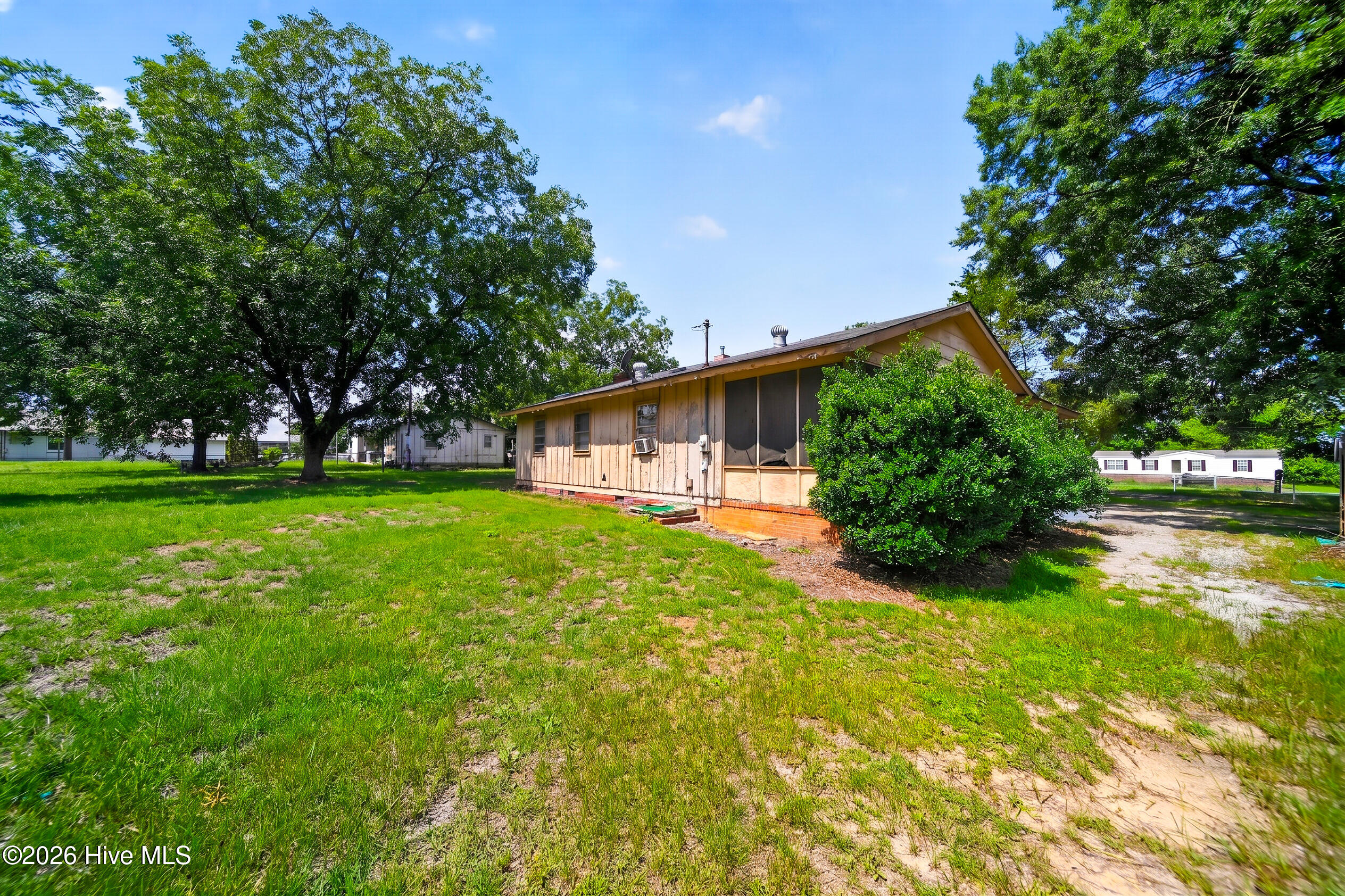 1109 E Northern Boulevard Property Photo 30