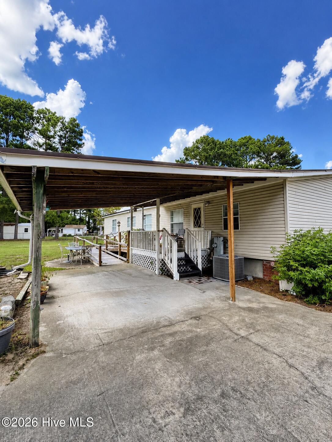 2202 Hollyhock Lane Property Photo 3