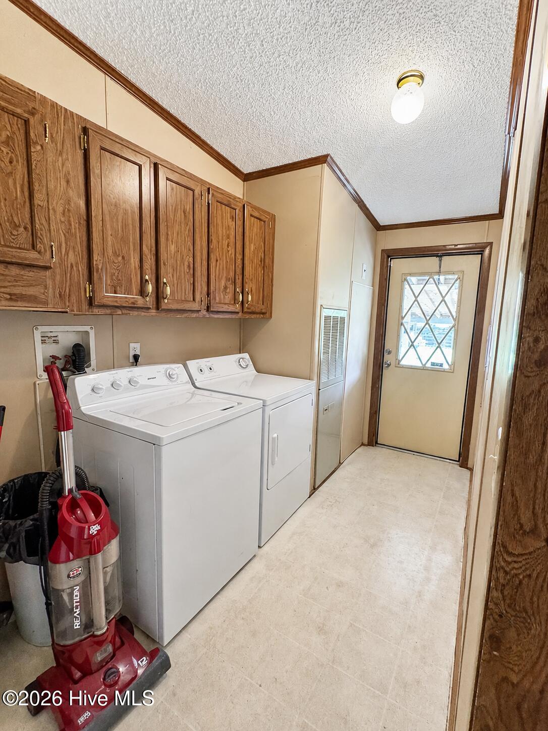 2202 Hollyhock Lane Property Photo 7