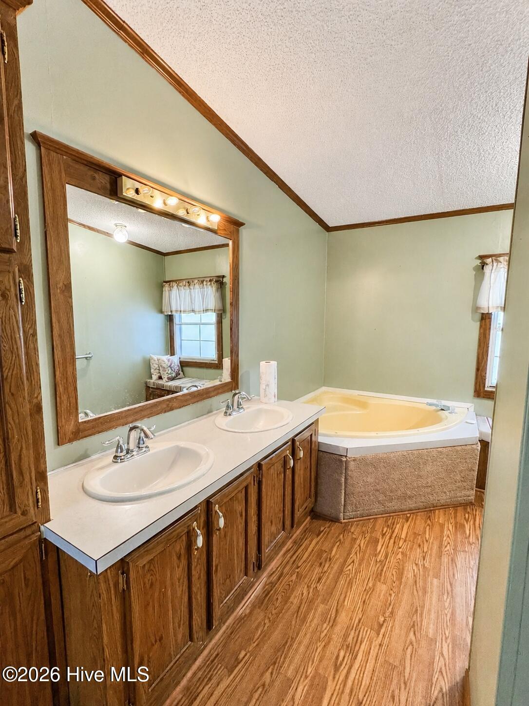 2202 Hollyhock Lane Property Photo 10